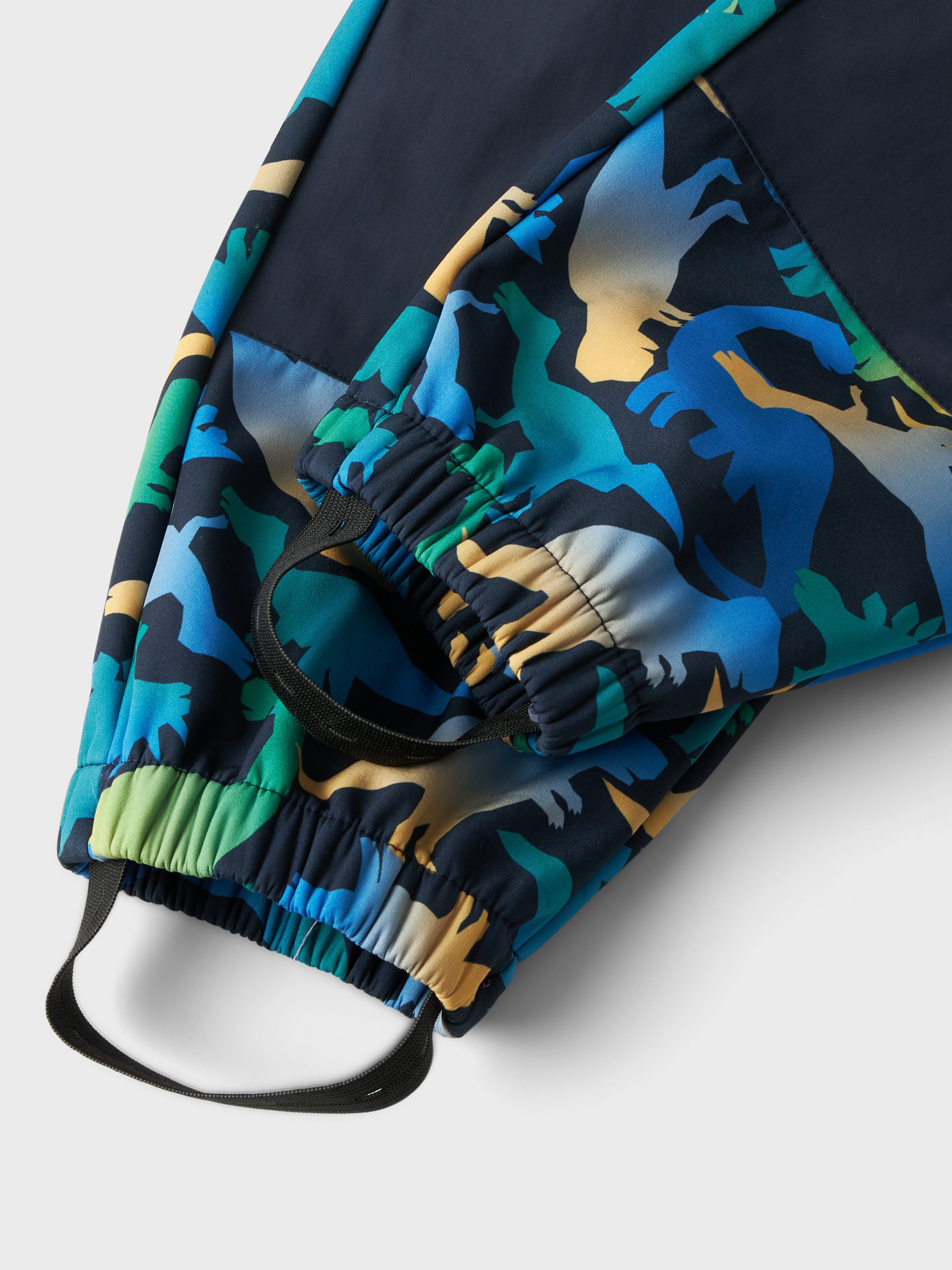 Name It Softshelloverall NMMMALTA05 SUIT AOP FO lichte en waterdichte buitenkleding, perfect voor de overgang