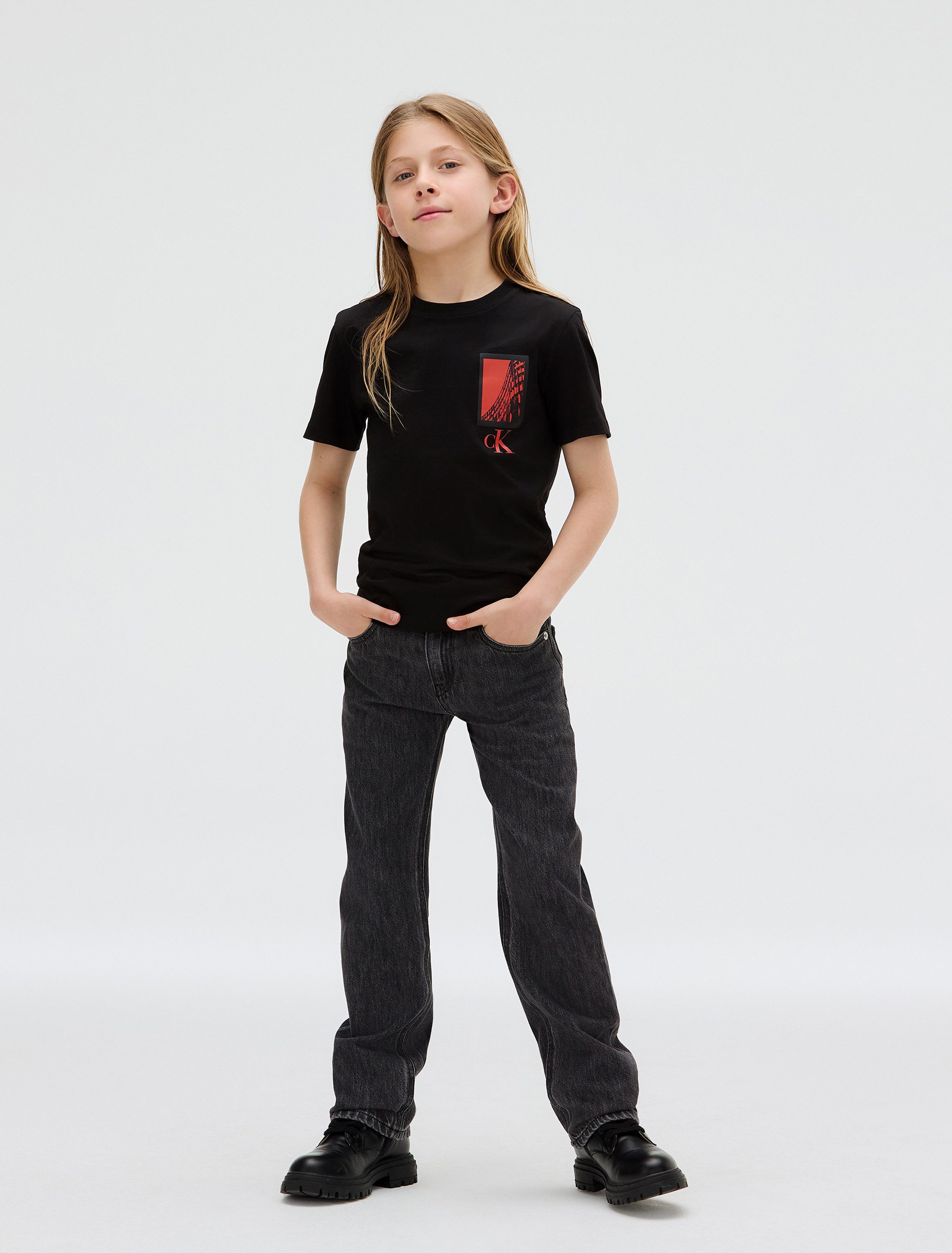 Calvin Klein T-shirt SEASONAL ENTRY PRICE LOGO voor kinderen tot 16 jaar, met borstprint