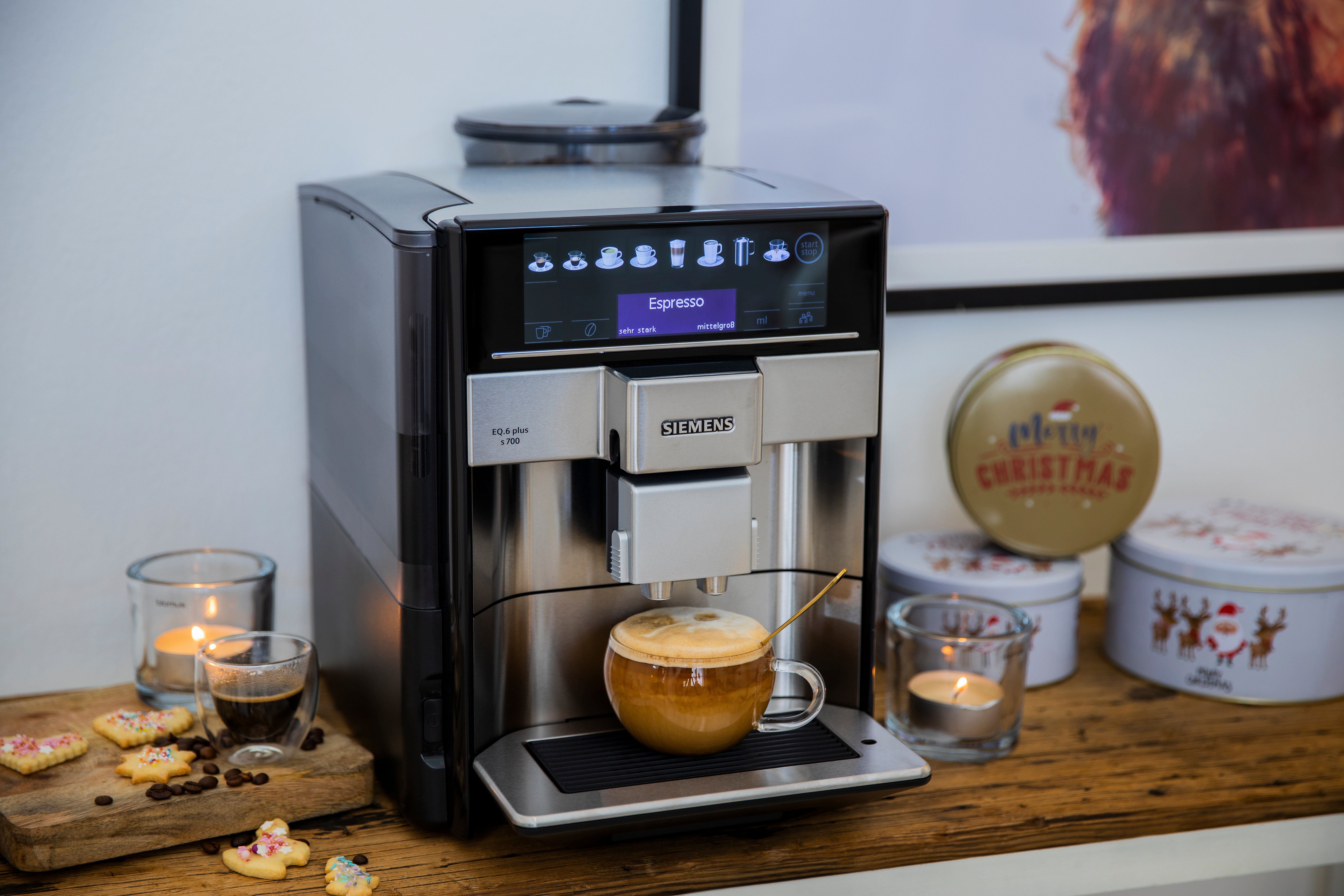 SIEMENS Volautomatisch koffiezetapparaat EQ6 plus s700 TE657503DE, dubbele tasfunctie, keramische maalwerk, veel koffiespecialiteiten, automatische stoomreiniging, roestvrij staal
