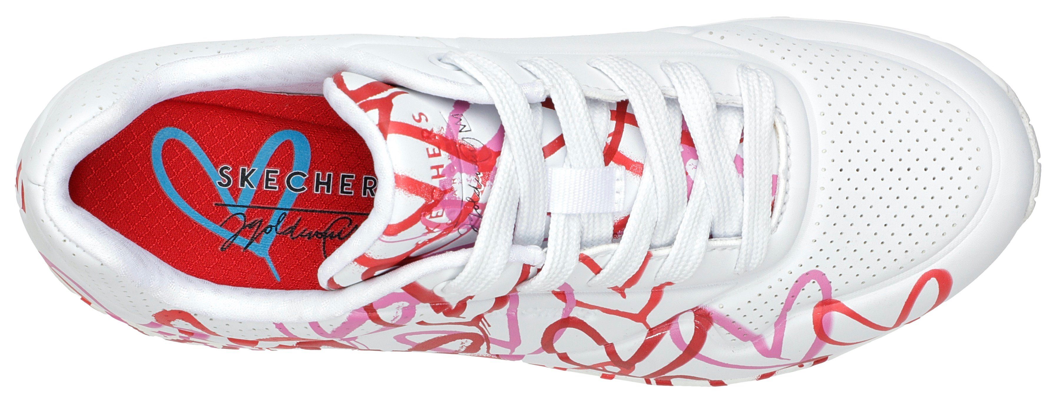 Skechers Sneakers met sleehak UNO-SPREAD THE LOVE Vrijetijdsschoen, lage schoen, veterschoen met coole graffiti-print