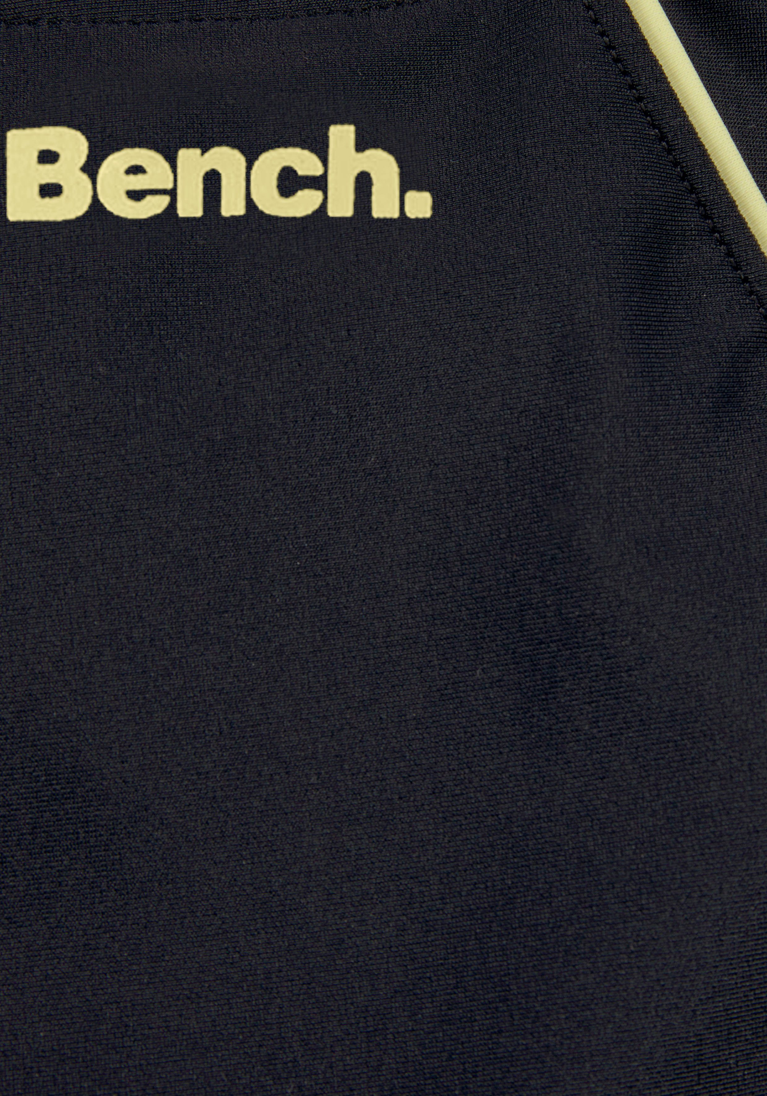Bench. Badpak met contrastkleurige inzetten