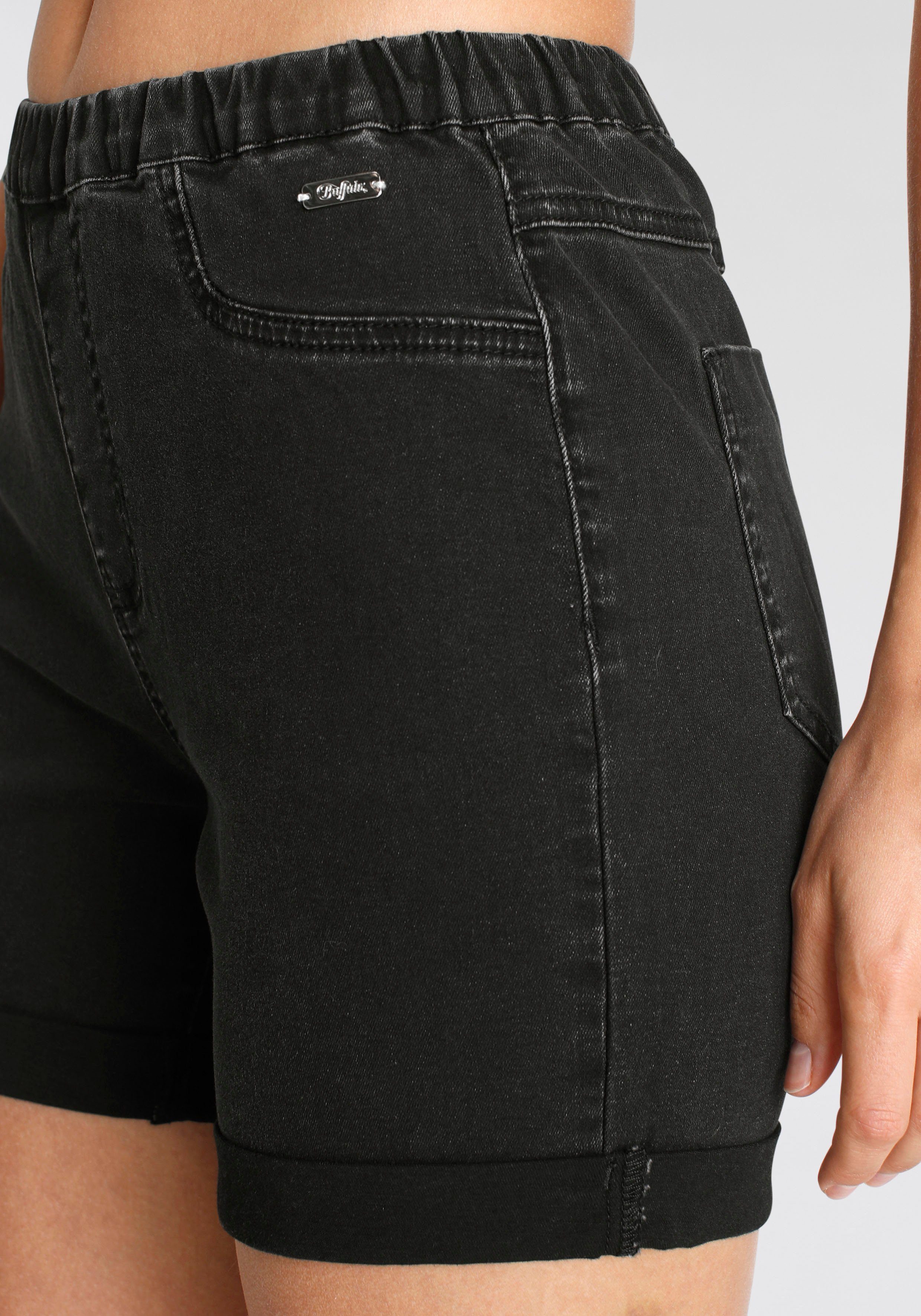 Buffalo Short in elastische denim met twee achterzakken