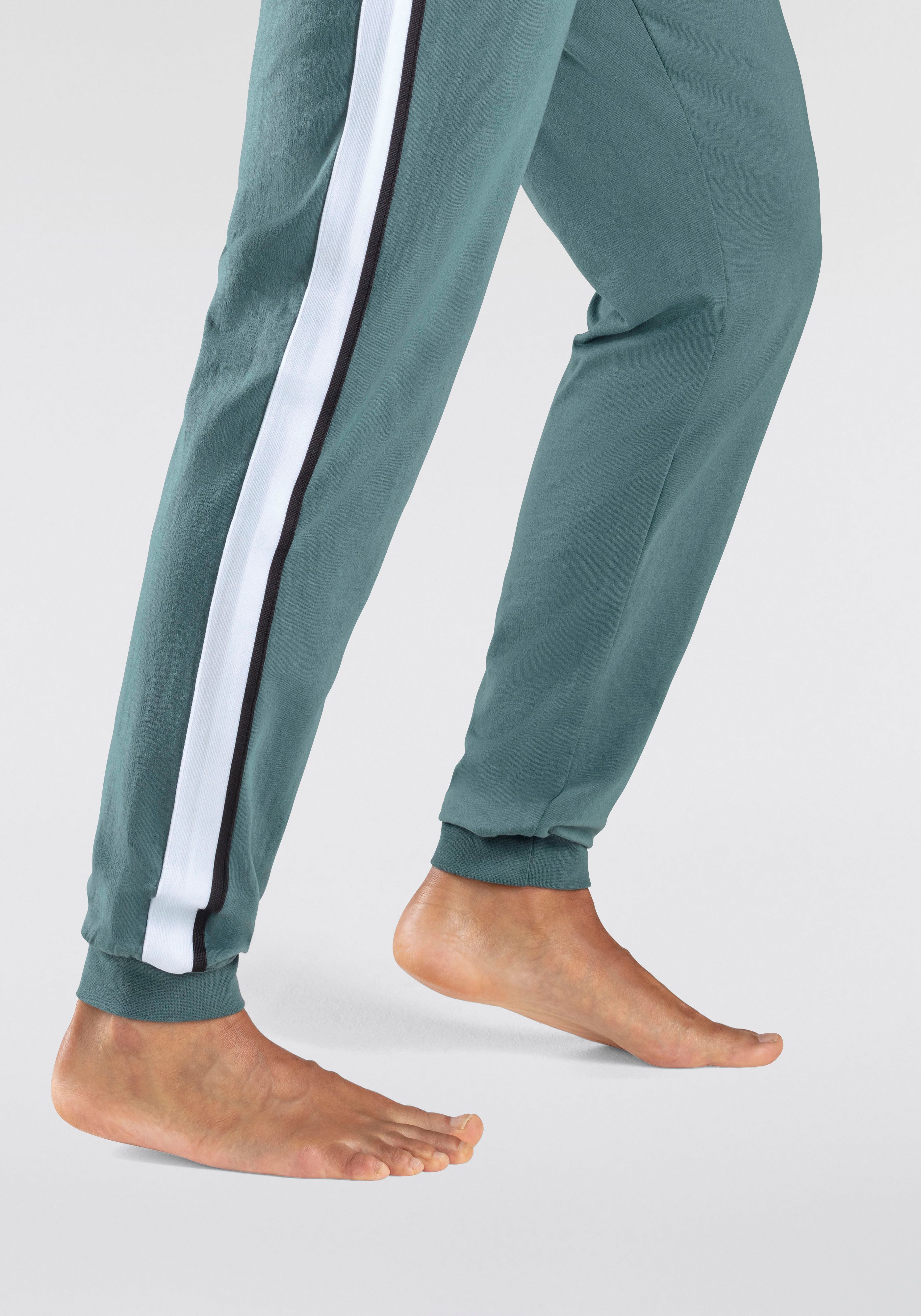 Bench. Loungewear Sweatbroek met opgestikte strepen opzij en logoprint