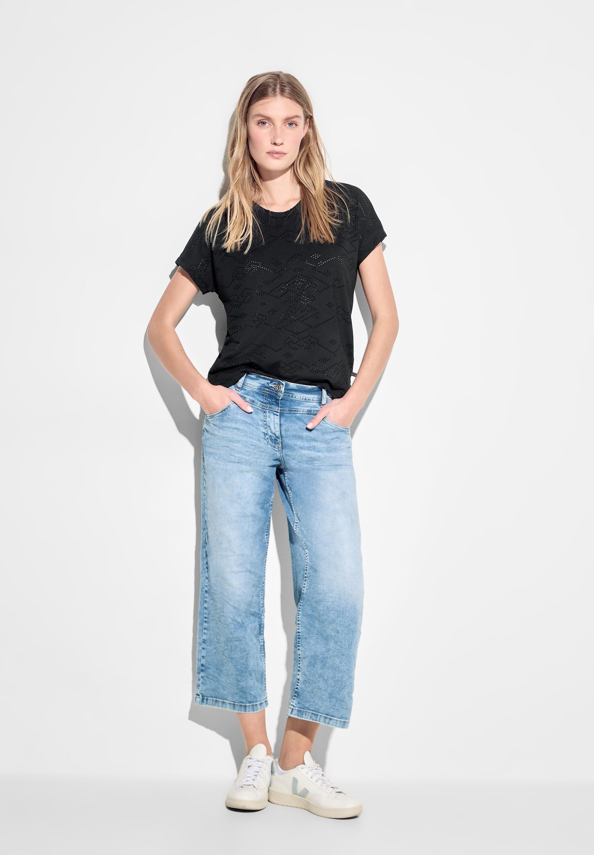 Cecil T-shirt met gaatjespatroon in ornamentvorm