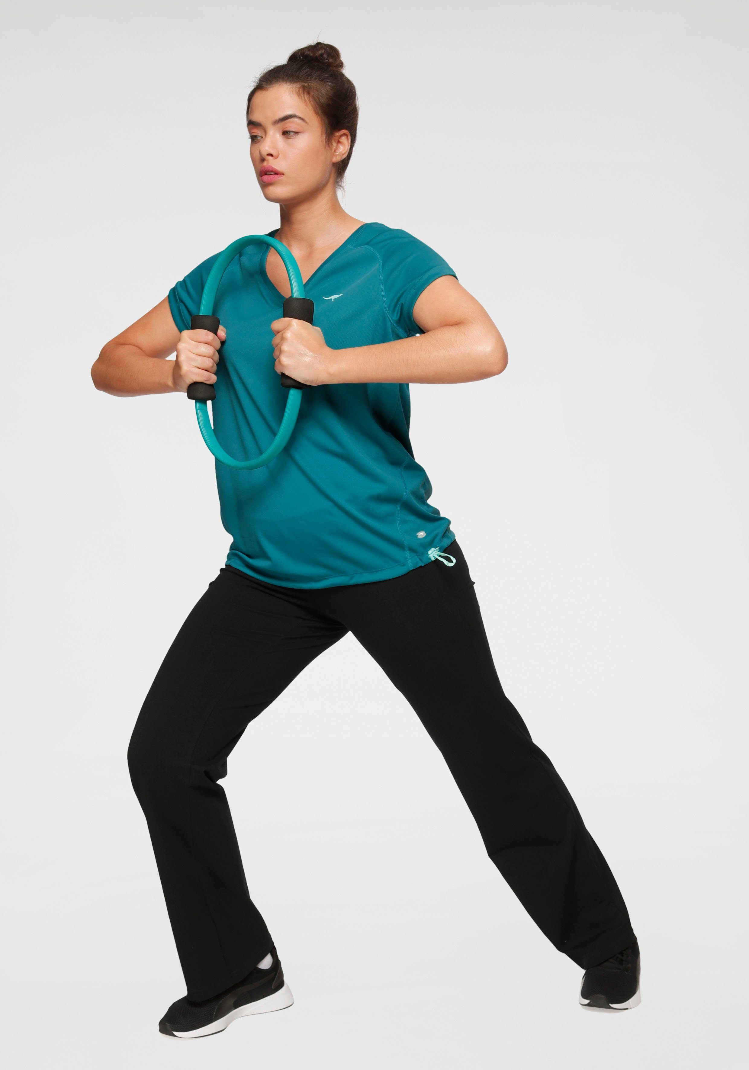 KangaROOS Functioneel shirt Korte mouwen, figuurvolgend, heupbedekkend, met V-hals