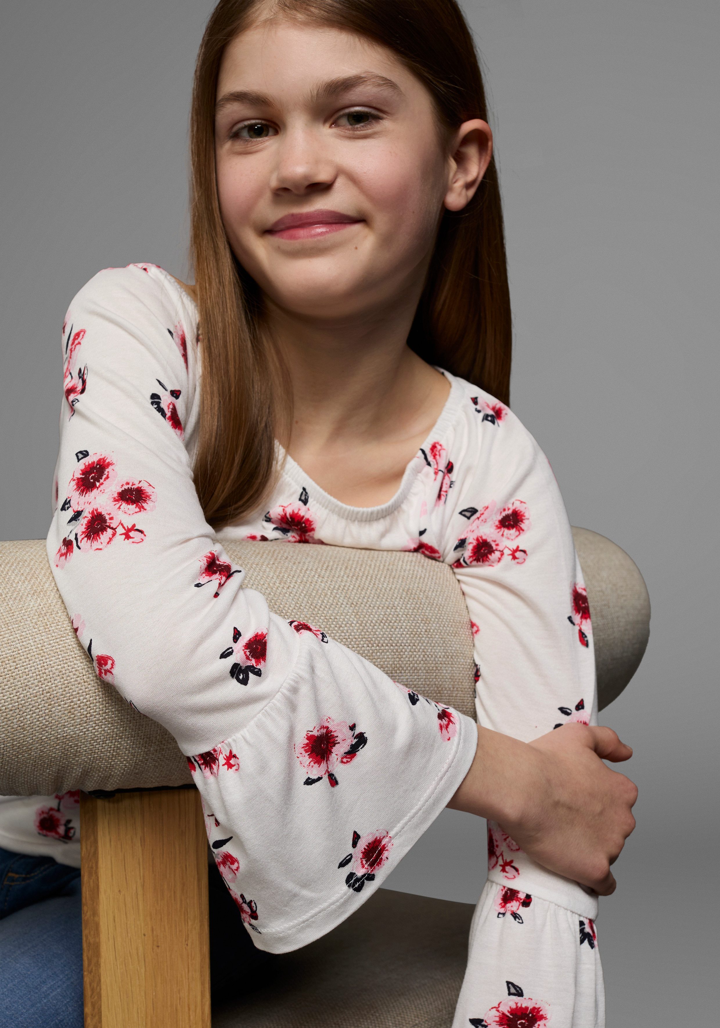 KIDSWORLD Shirt met carmenhals Shirt van viscose wijde pasvorm, met bloemenpatroon en print, carmenhals