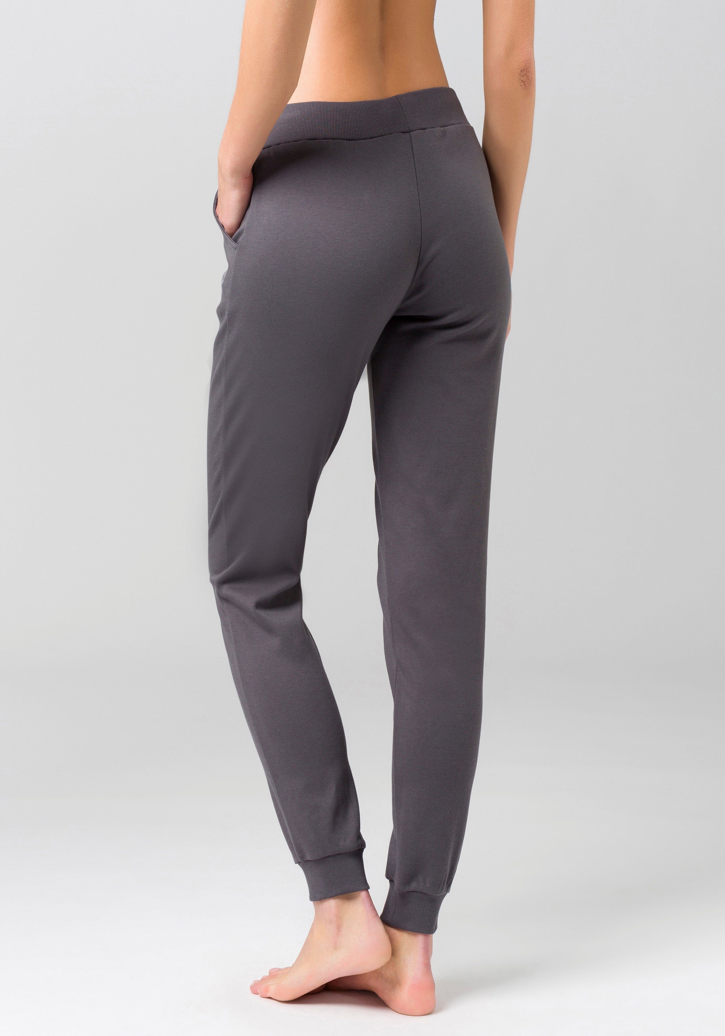 active by Lascana Joggingbroek in een smal model met boord