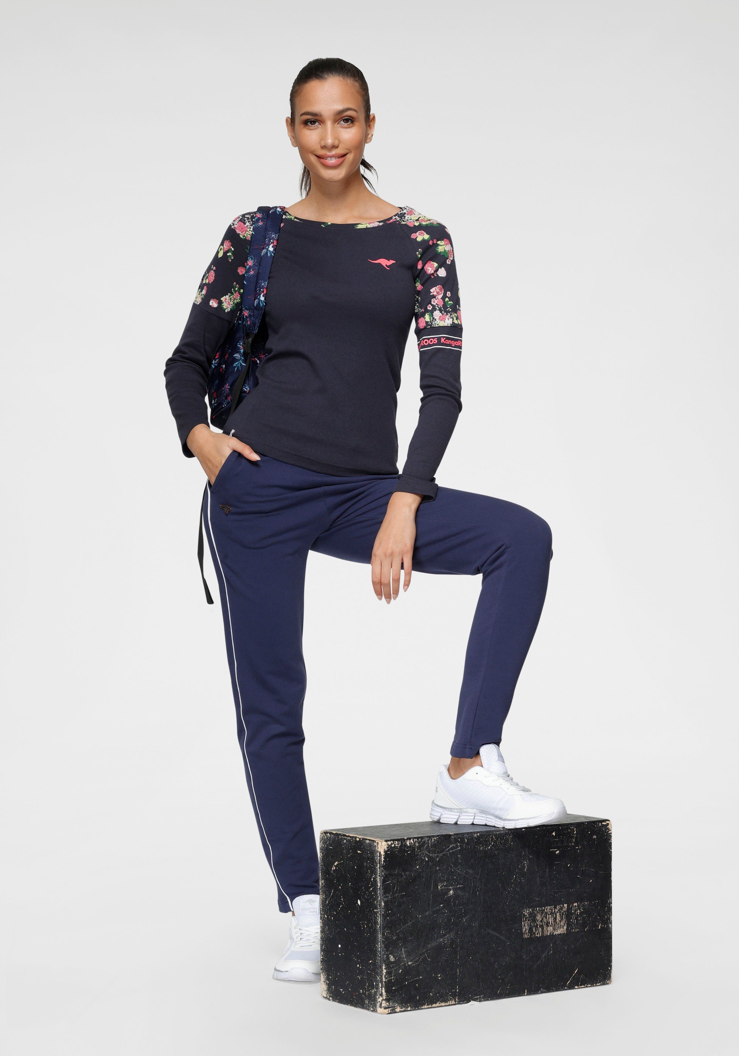 KangaROOS Jogpants met contraststrepen opzij