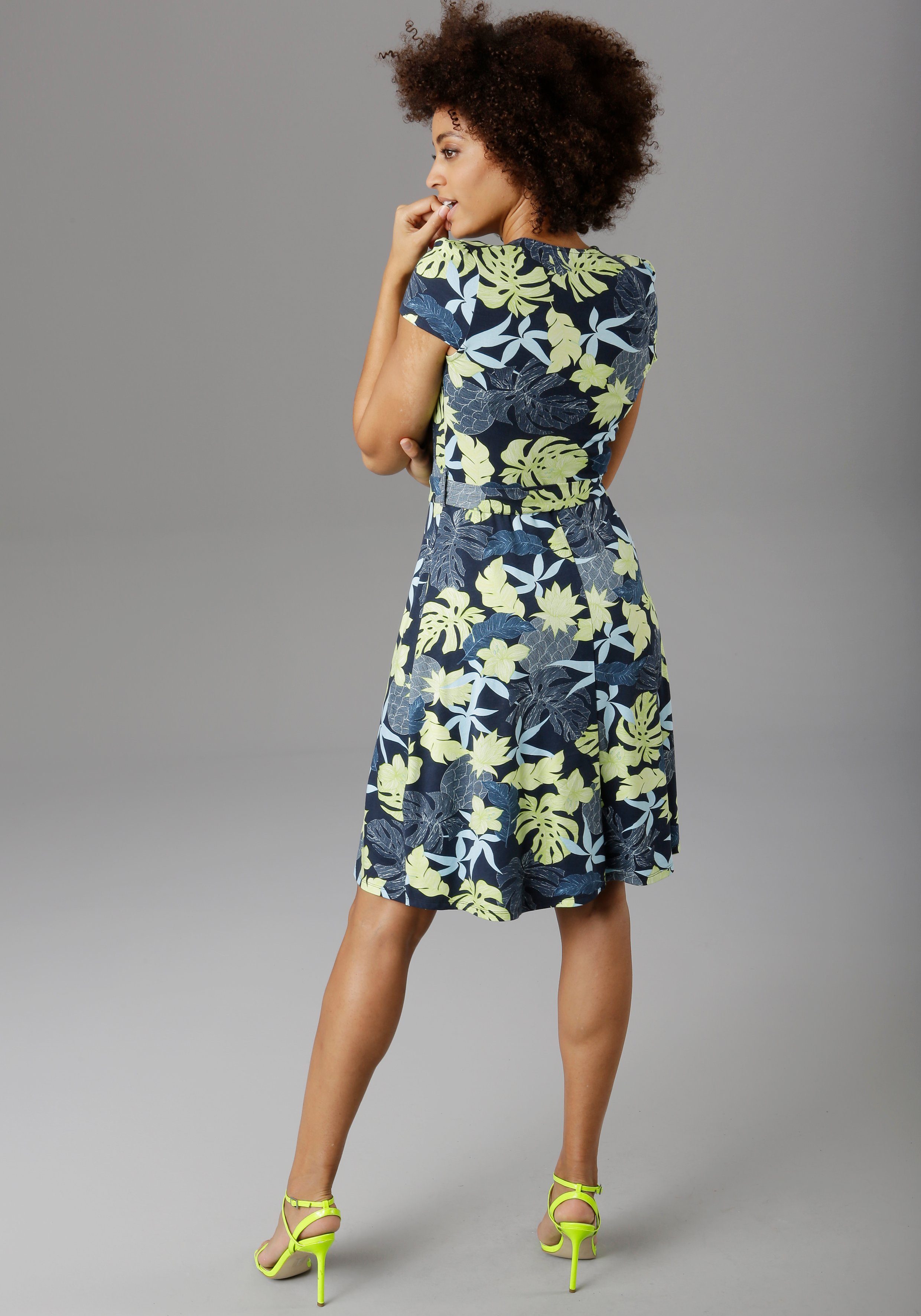 Aniston SELECTED Zomerjurk in modieuze kleuren