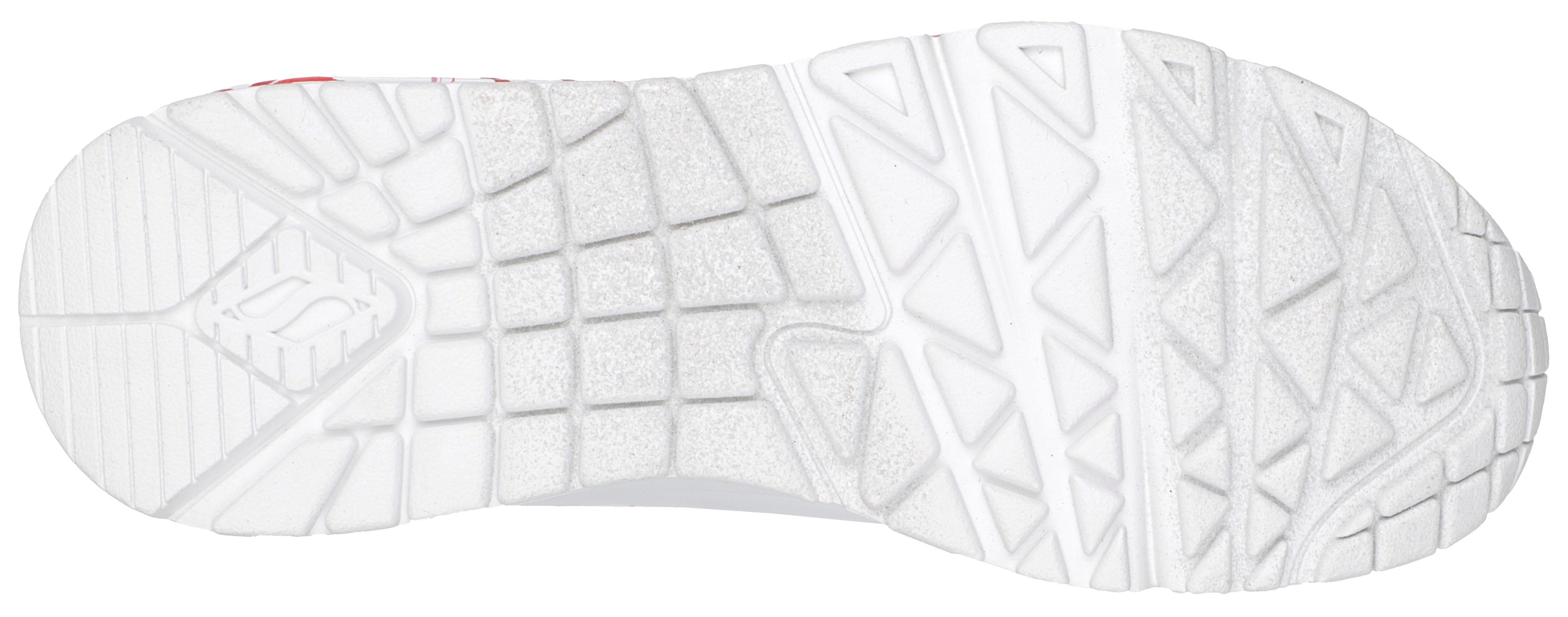 Skechers Sneakers met sleehak UNO-SPREAD THE LOVE Vrijetijdsschoen, lage schoen, veterschoen met coole graffiti-print