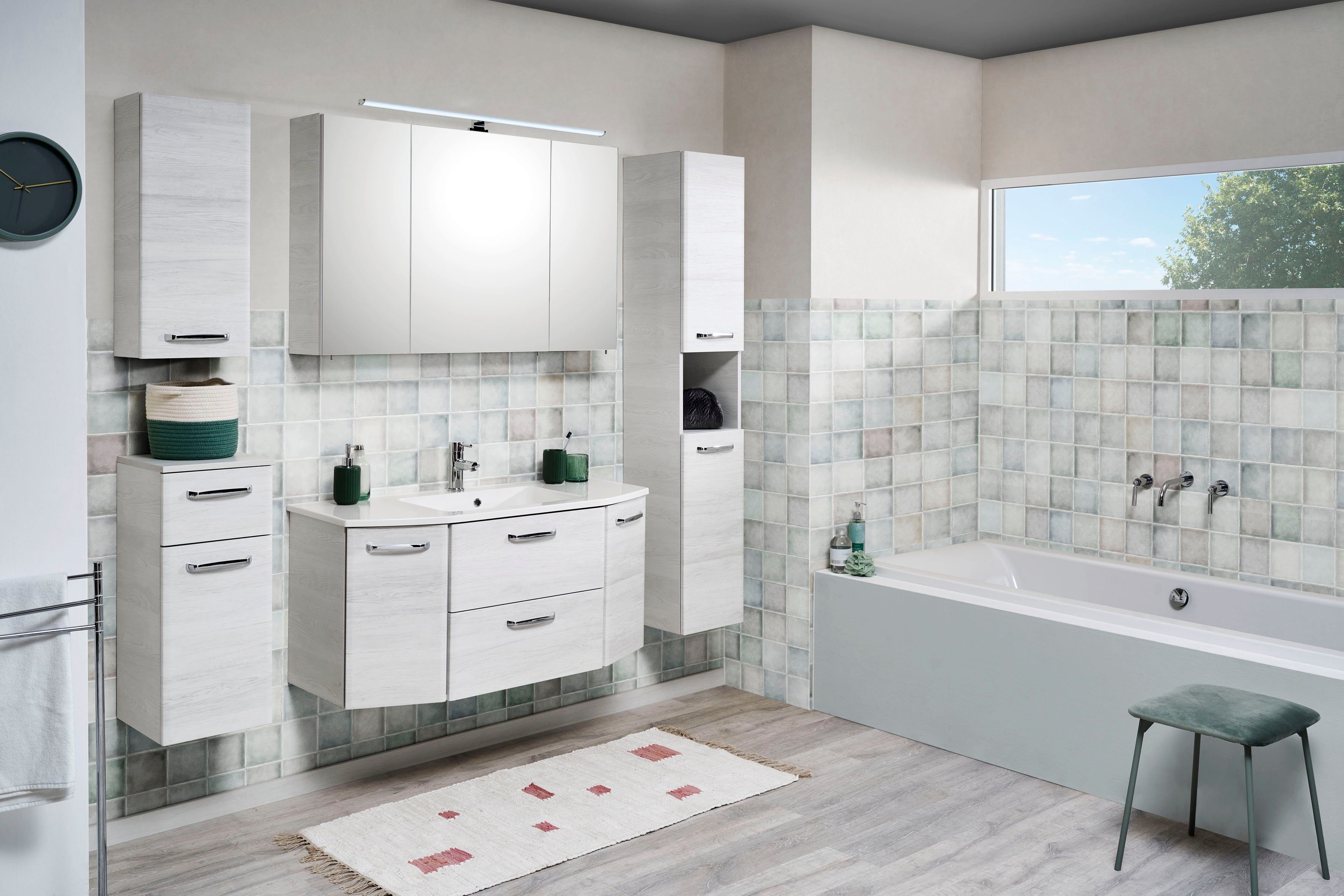 Saphir Hangend kastje Quickset wand-badkast 30 cm breed met 1 deur en 2 glazen legplanken Badkamer-hangend kastje inclusief deurdemper, grepen in glanzend chroom