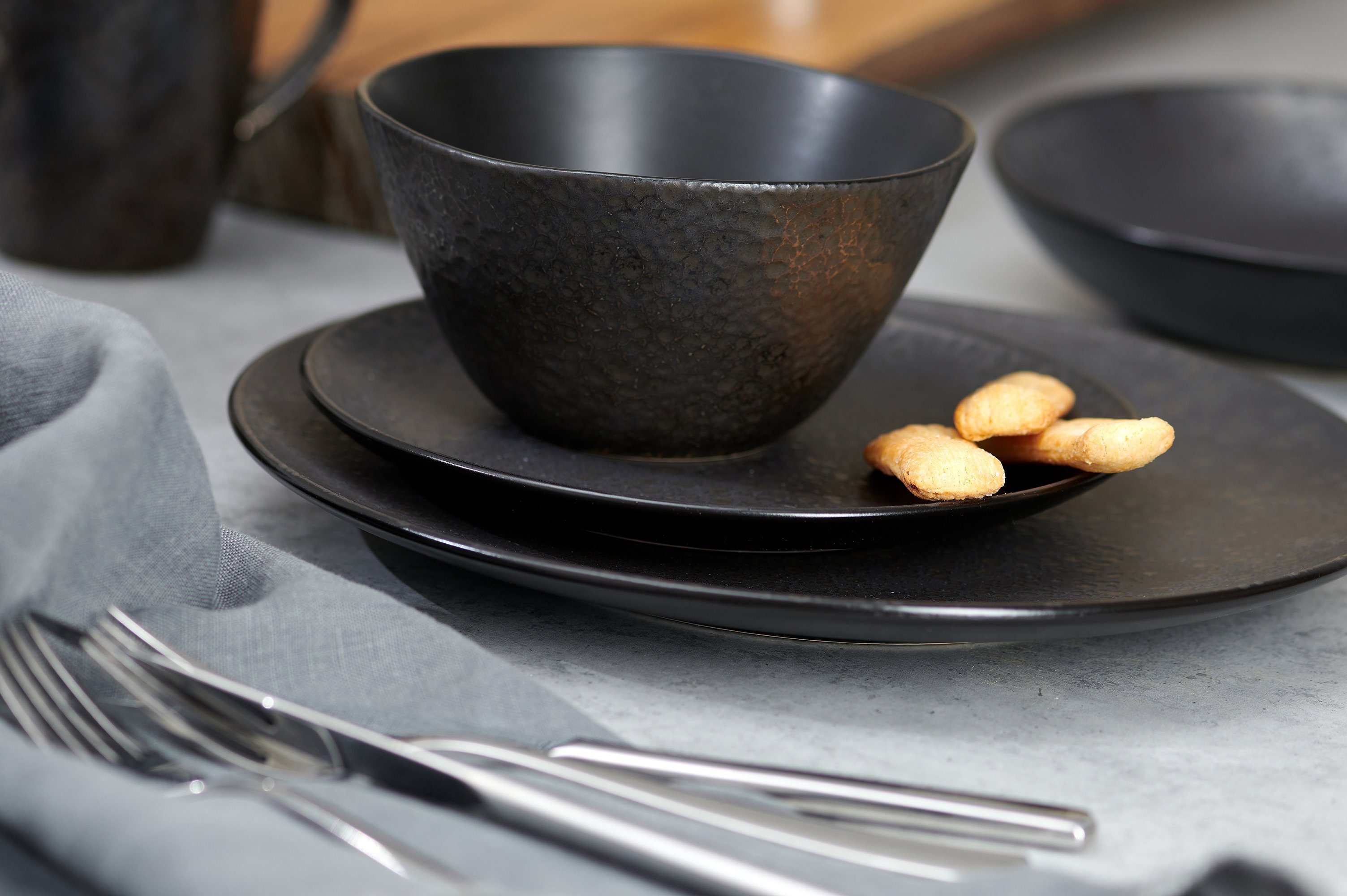 Ritzenhoff & Breker Ontbijtserviesset Servies, Kitwe (bord, schaal, koffiebeker) zijdematte zwarttint met gravure, 12 delen, voor 4 personen (set, 12-delig)