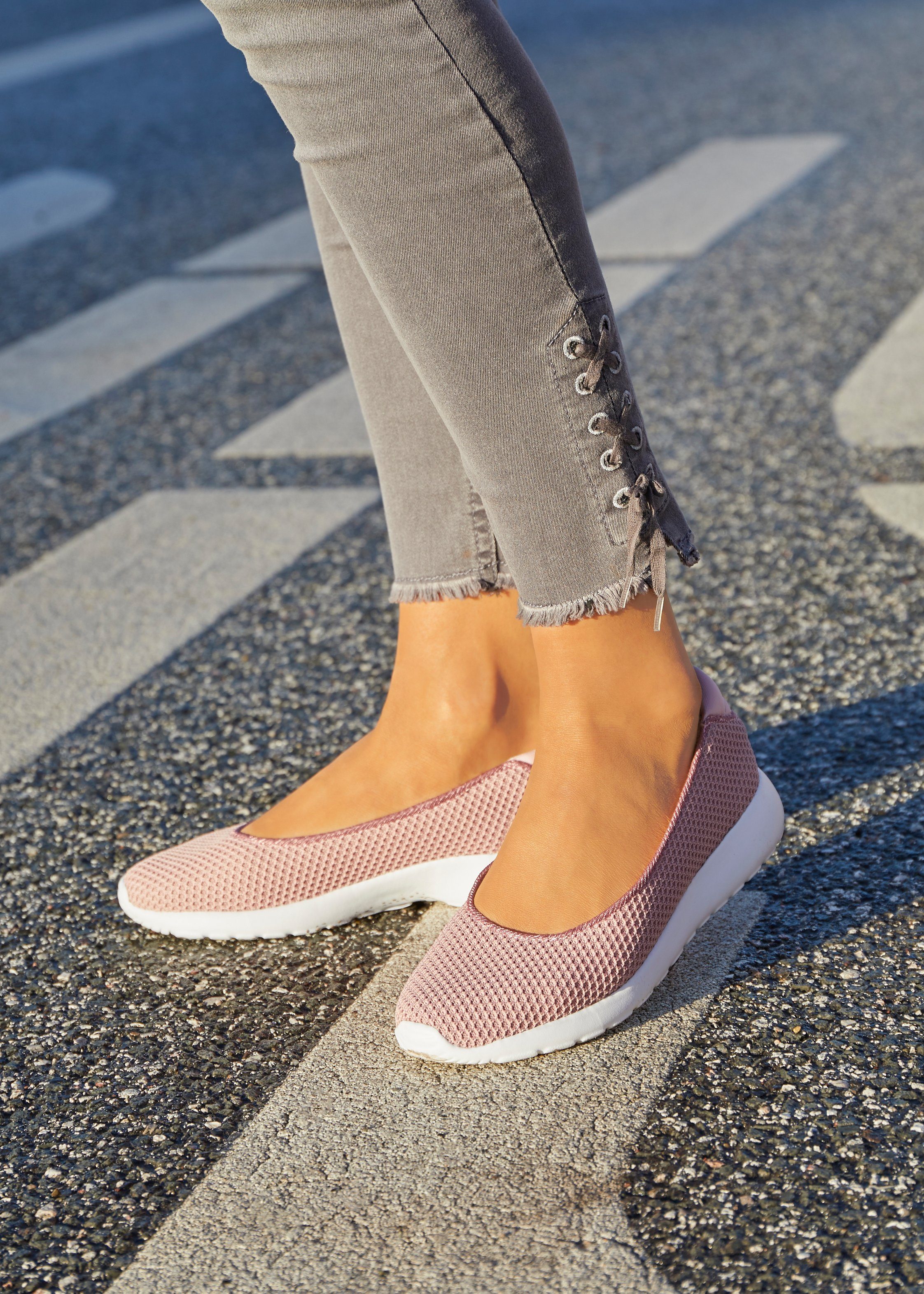 Lascana Ballerina's Vrijetijdsschoen, slippers, lage schoen, Vrijetijdsschoen, slipper, lage schoen, sneaker slip-in, lichte mesh-look