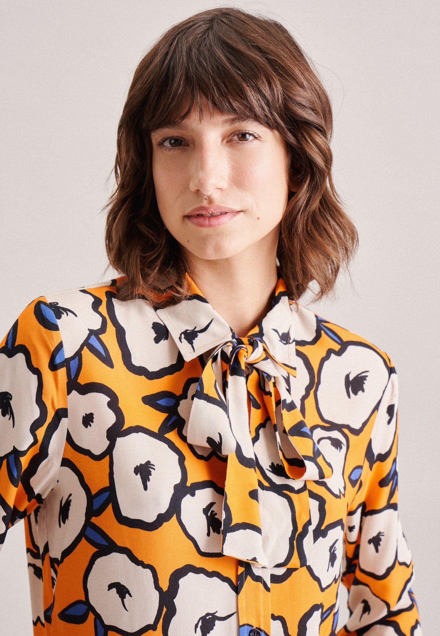 seidensticker Blouse met kraagstrik Zwarte roos Lange mouwen kraag print