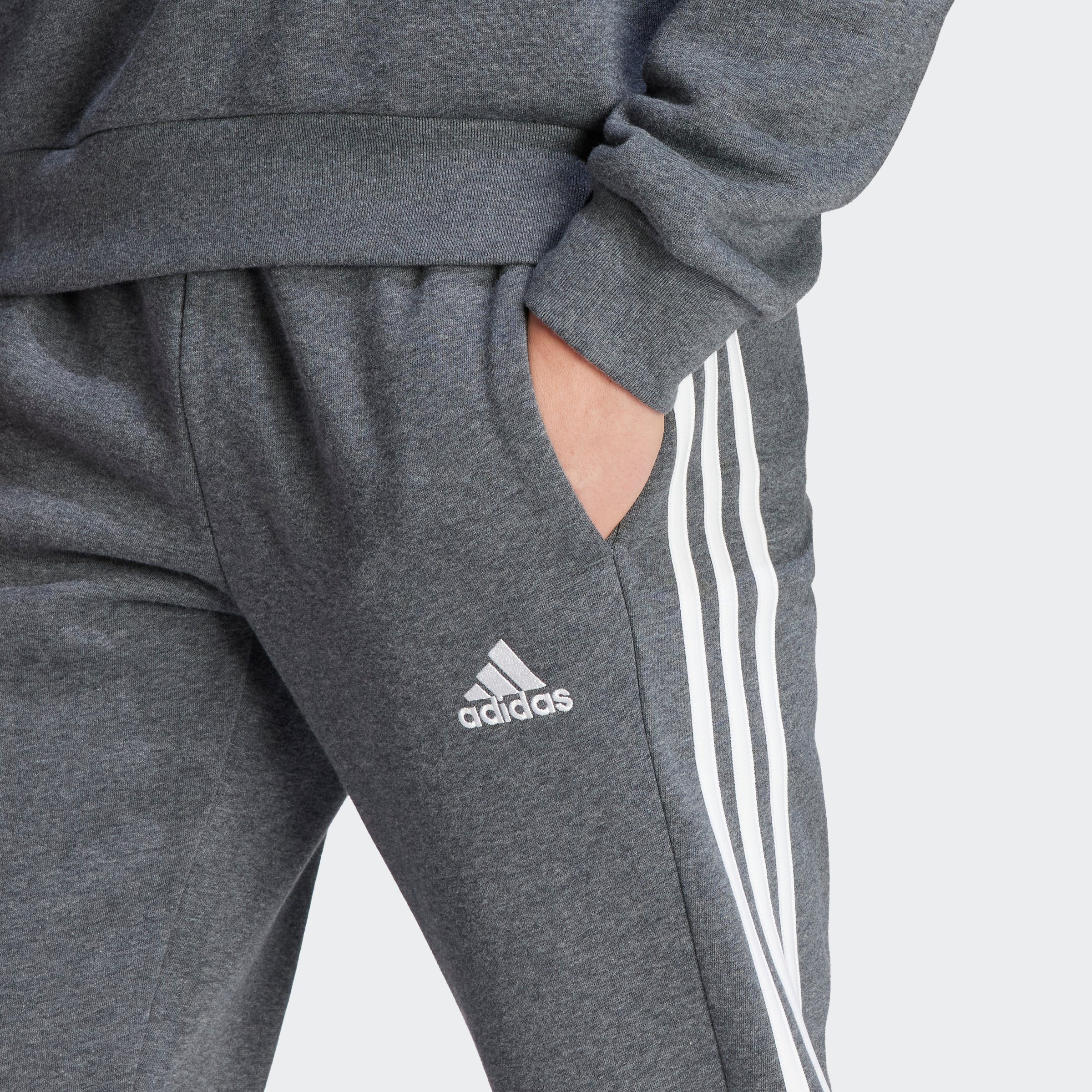 adidas Sportswear Sportbroek ESSENTIALS 3STRIPES TAPERED CUFF BROEK (1-delig)