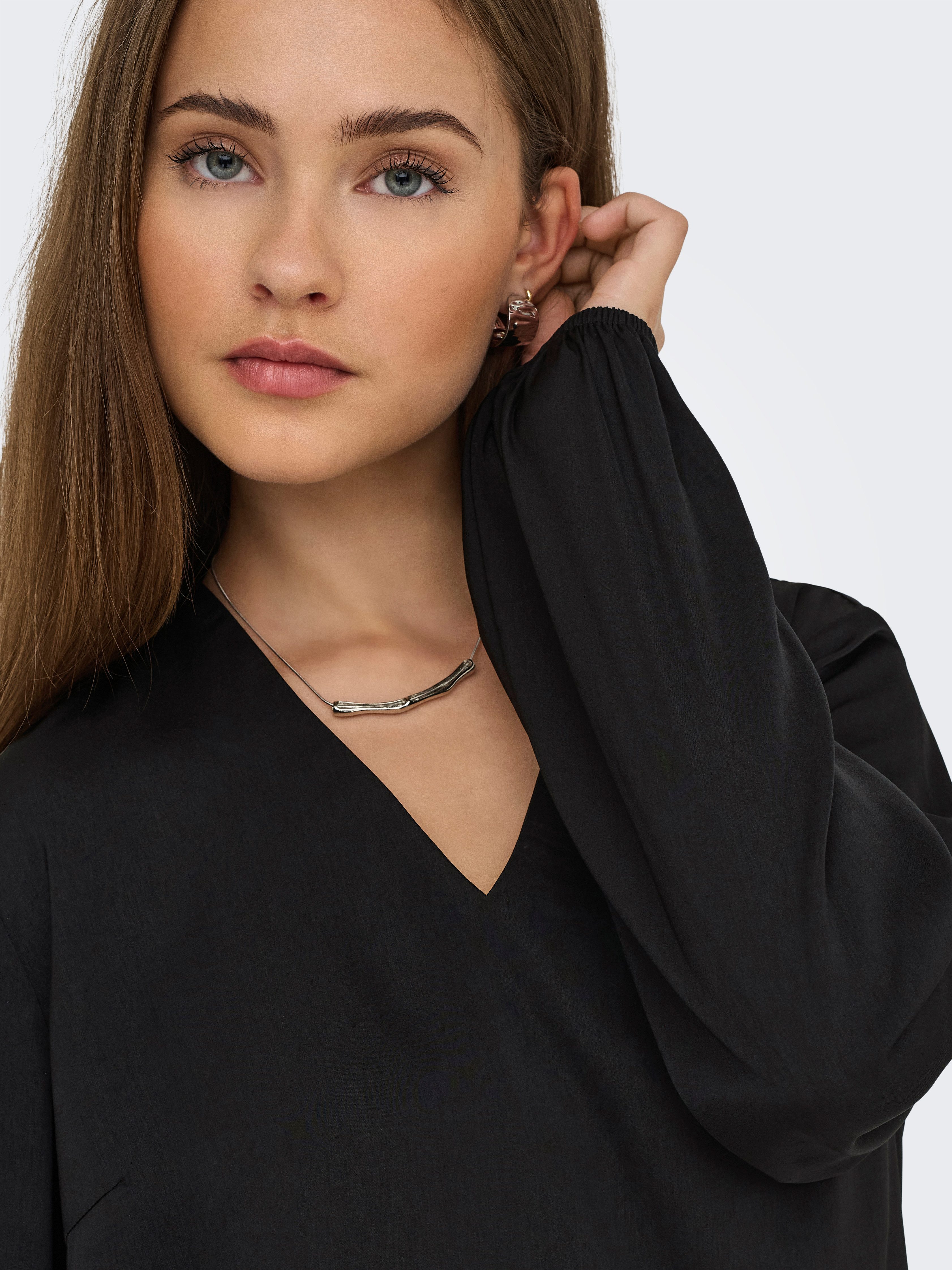 Only Shirt met lange mouwen ONLLUCY LIFE LS V-NECK TOP WVN