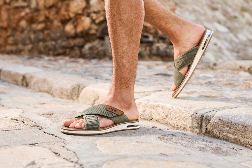 Rieker Slippers , zomer schoen, strand schoen, slippers, huisschoen met klittenband
