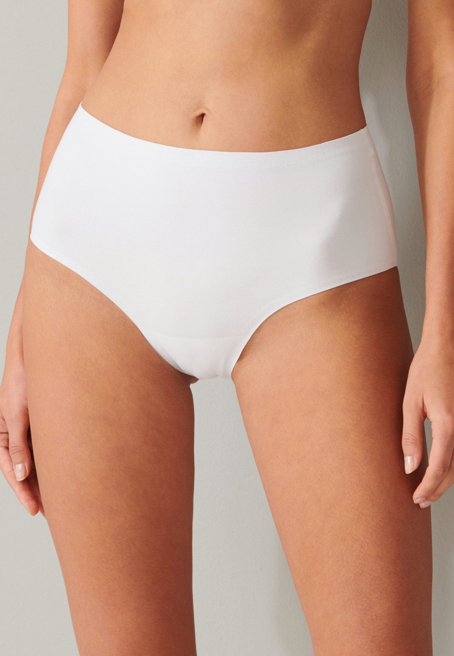 Schiesser Maxislip "Invisible Soft" dames tailleslips maat 46 wit