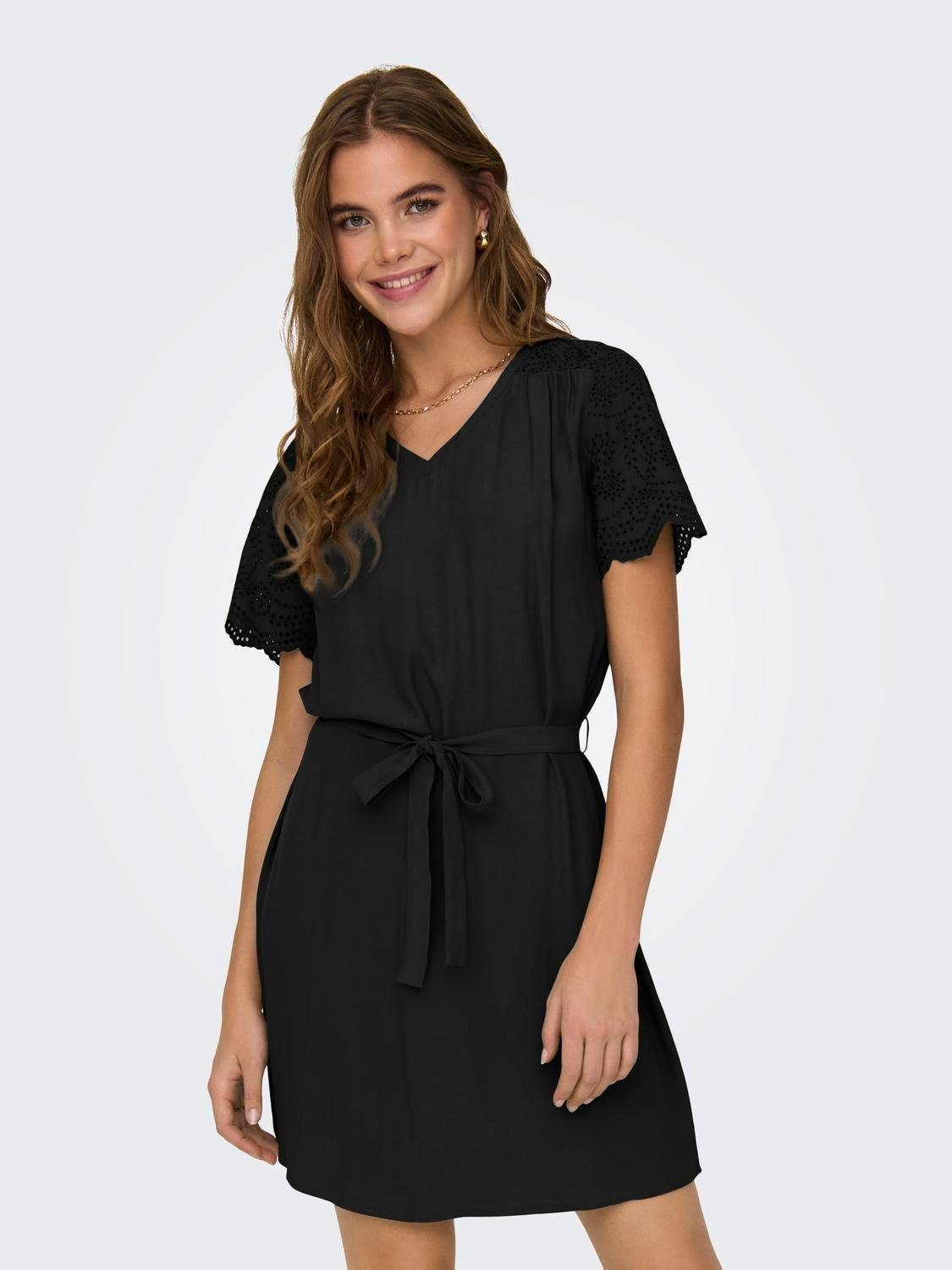 Only Mini-jurk ONLJODIE ROU SS V-NECK DRESS WVN