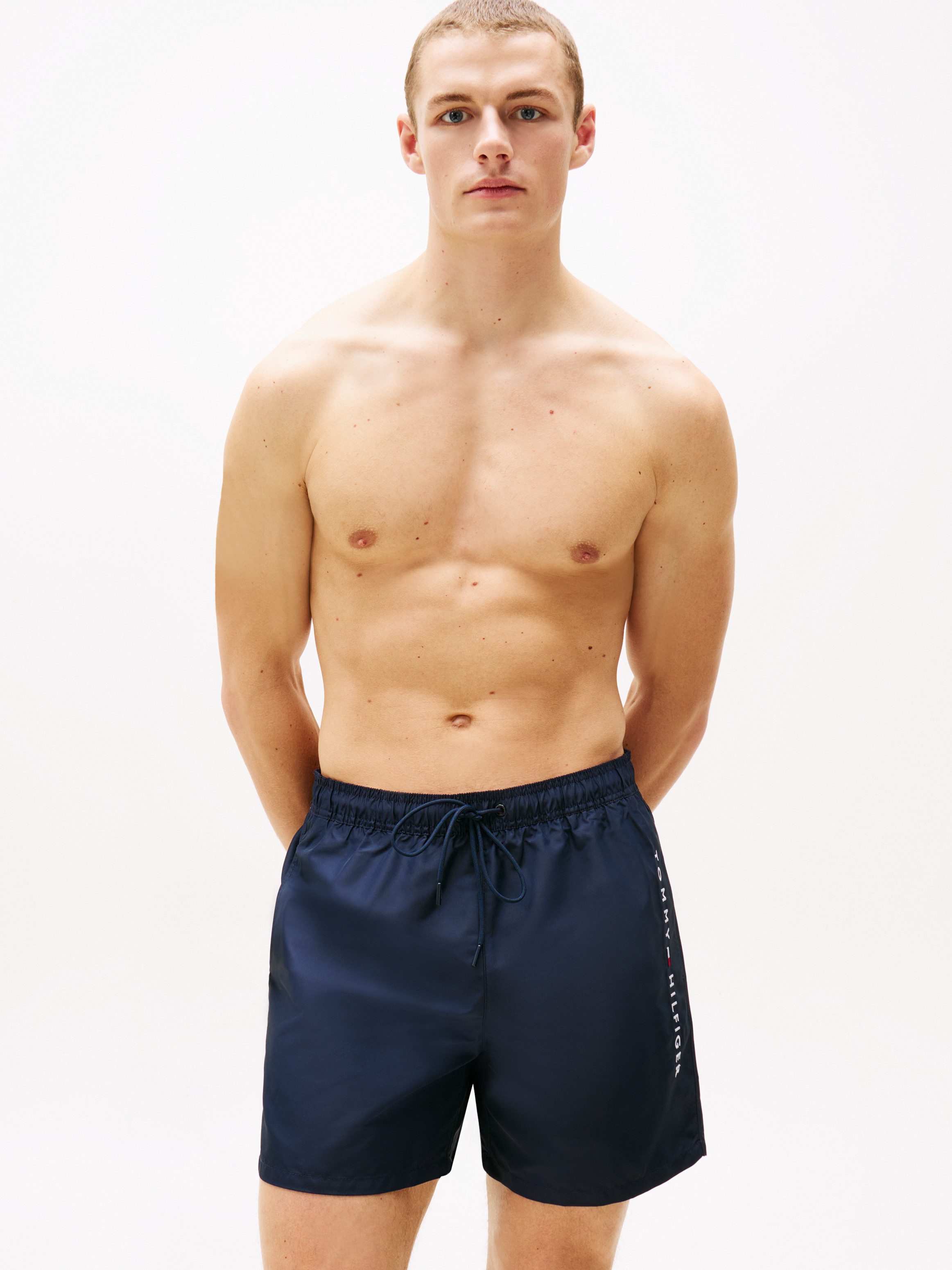 Tommy Hilfiger Swimwear Zwemshort MEDIUM DRAWSTRING met logoborduring op de heup