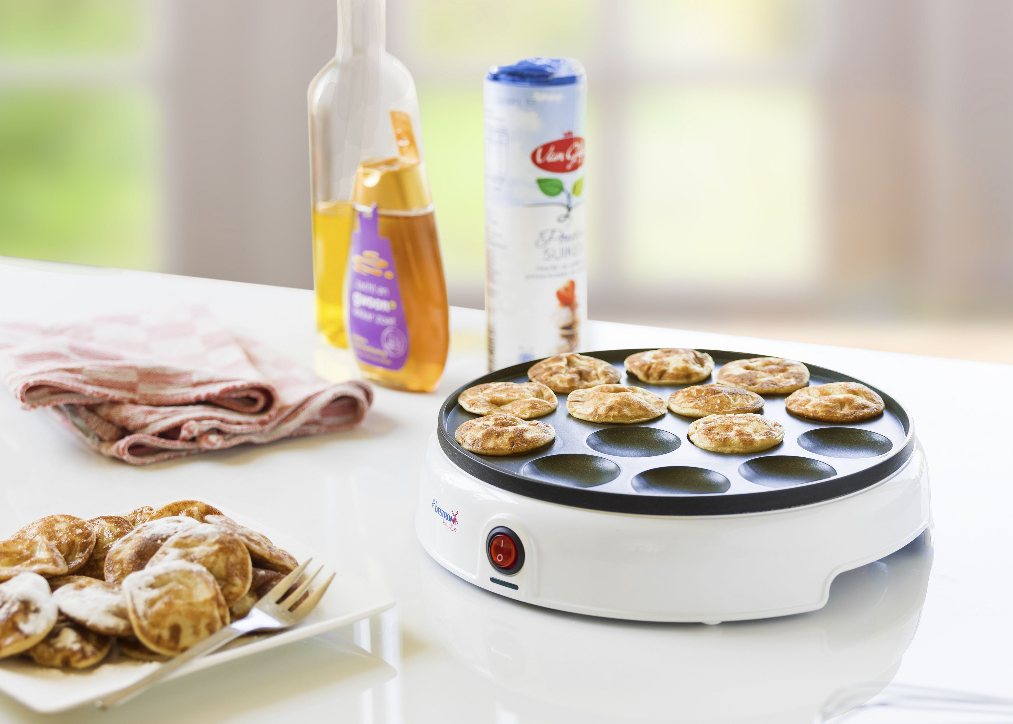 bestron Poffertjes-maker APFM700W Sweet Dreams in retrodesign, mini-pannenkoekenautomaat, met antiaanbaklaag