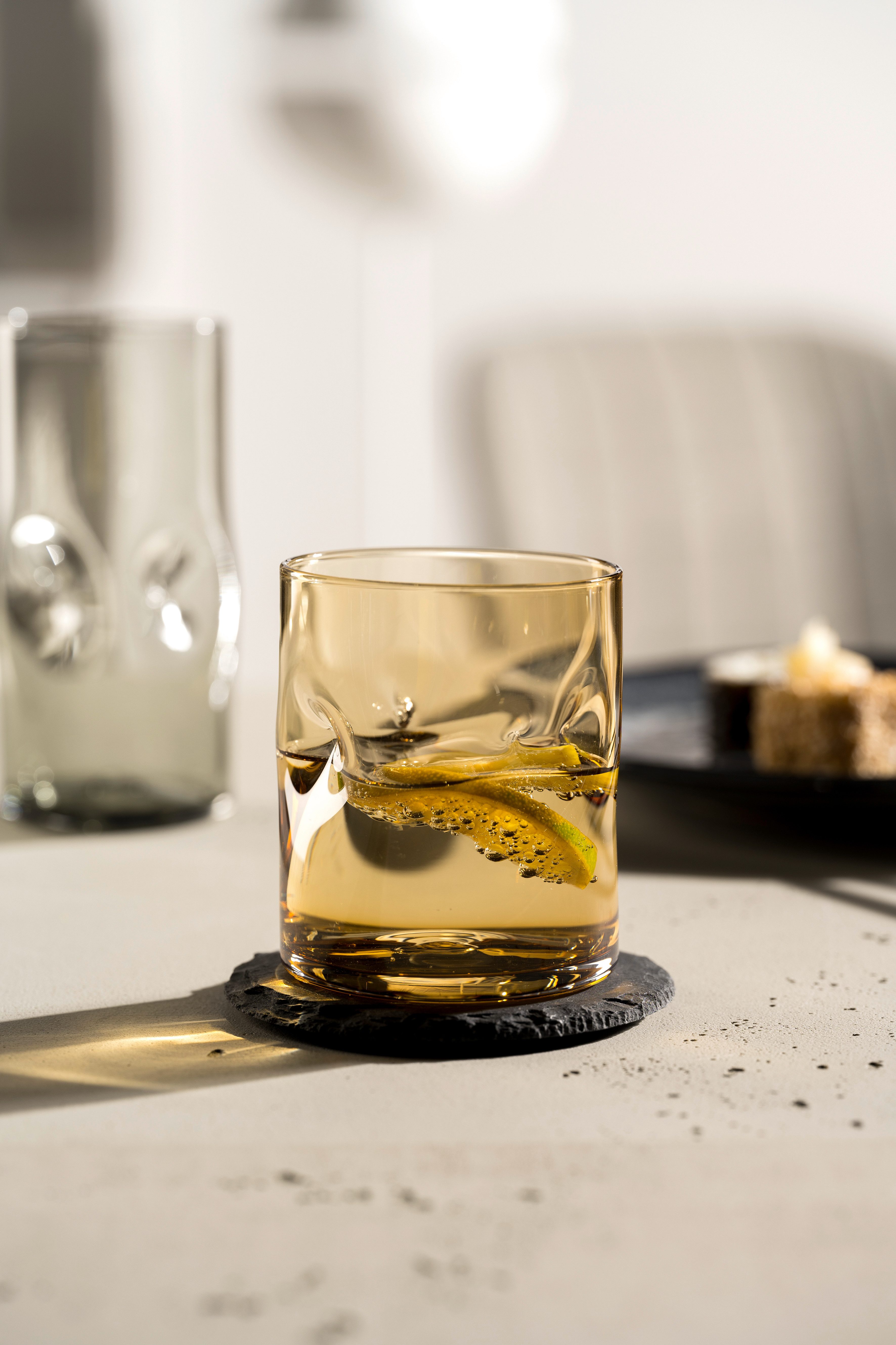 LEONARDO Glazenset Drinkglas VESUVIO, 300 ml, 4-stuks set conische vorm, opvallend design - met inkepingen (set, 4-delig)