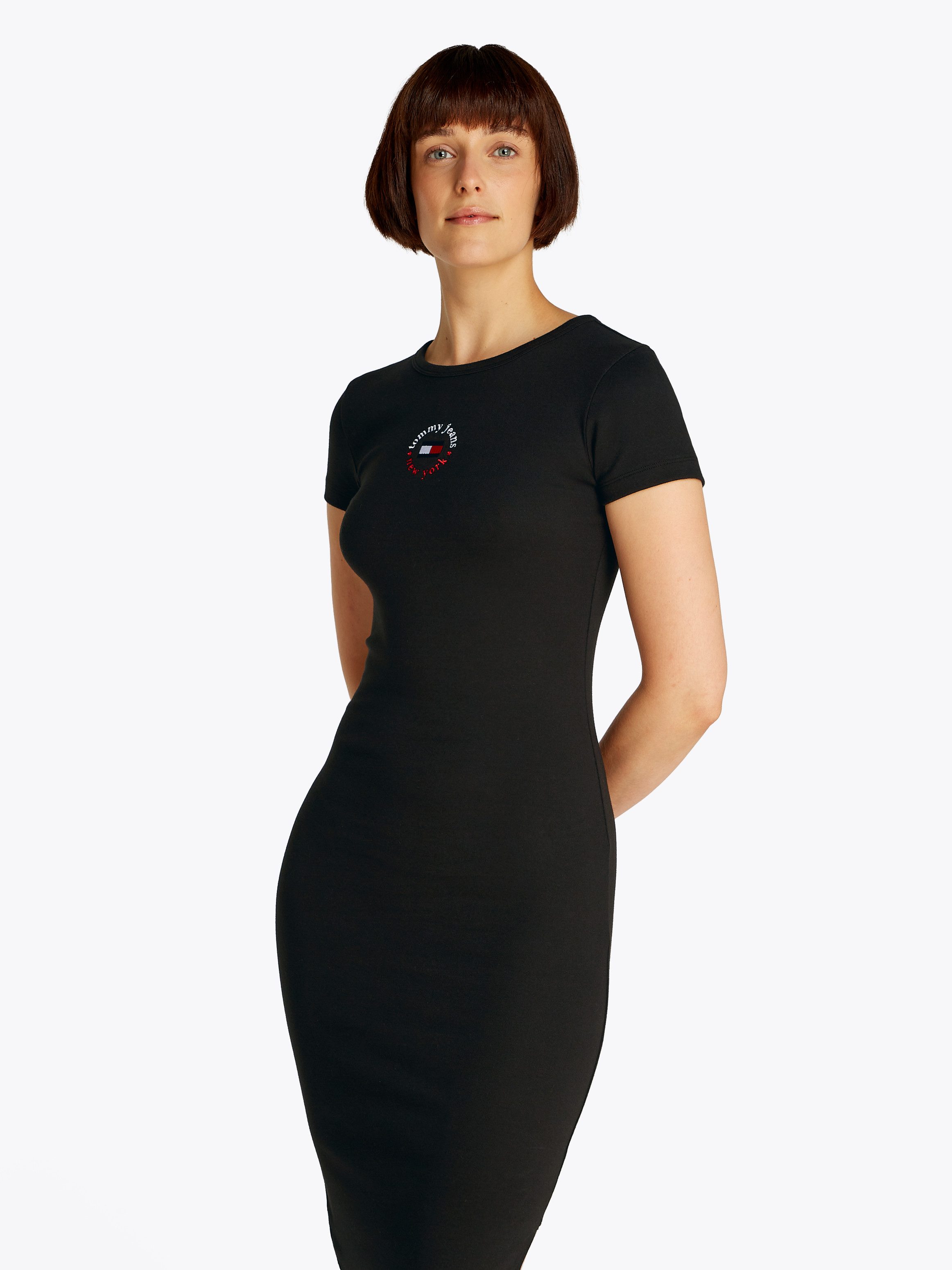 TOMMY JEANS Jerseyjurk TJW BODYCON LOGO 2 DRESS met logo-borduursel, met korte mouwen, in midi-lengte