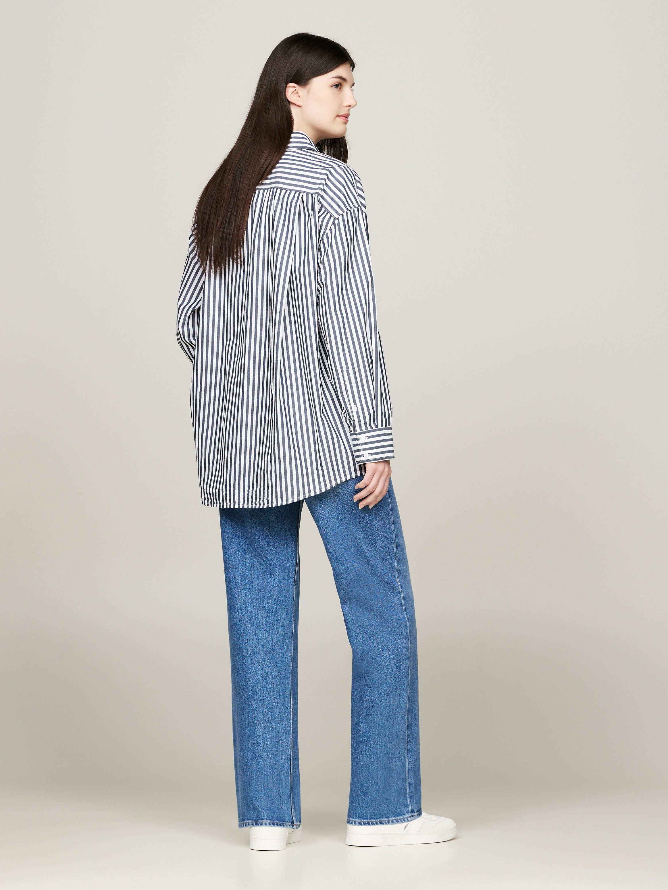TOMMY JEANS Overhemdblouse TJW OVS PINSTRIPE SHIRT in modieuze naaldstrepen