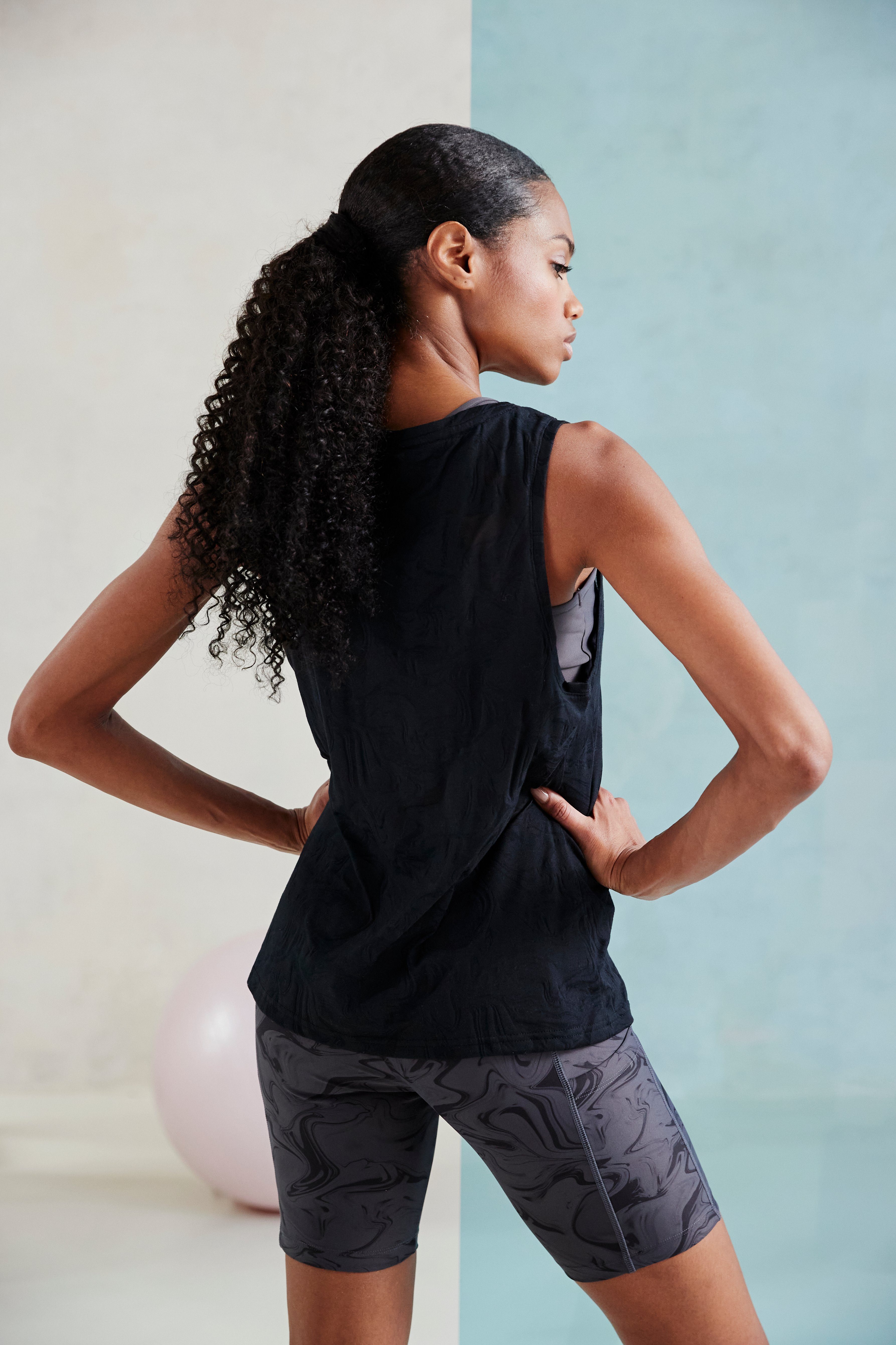 active by Lascana Functioneel shirt -Sportshirt Sportshirt met ronde hals en logoprint