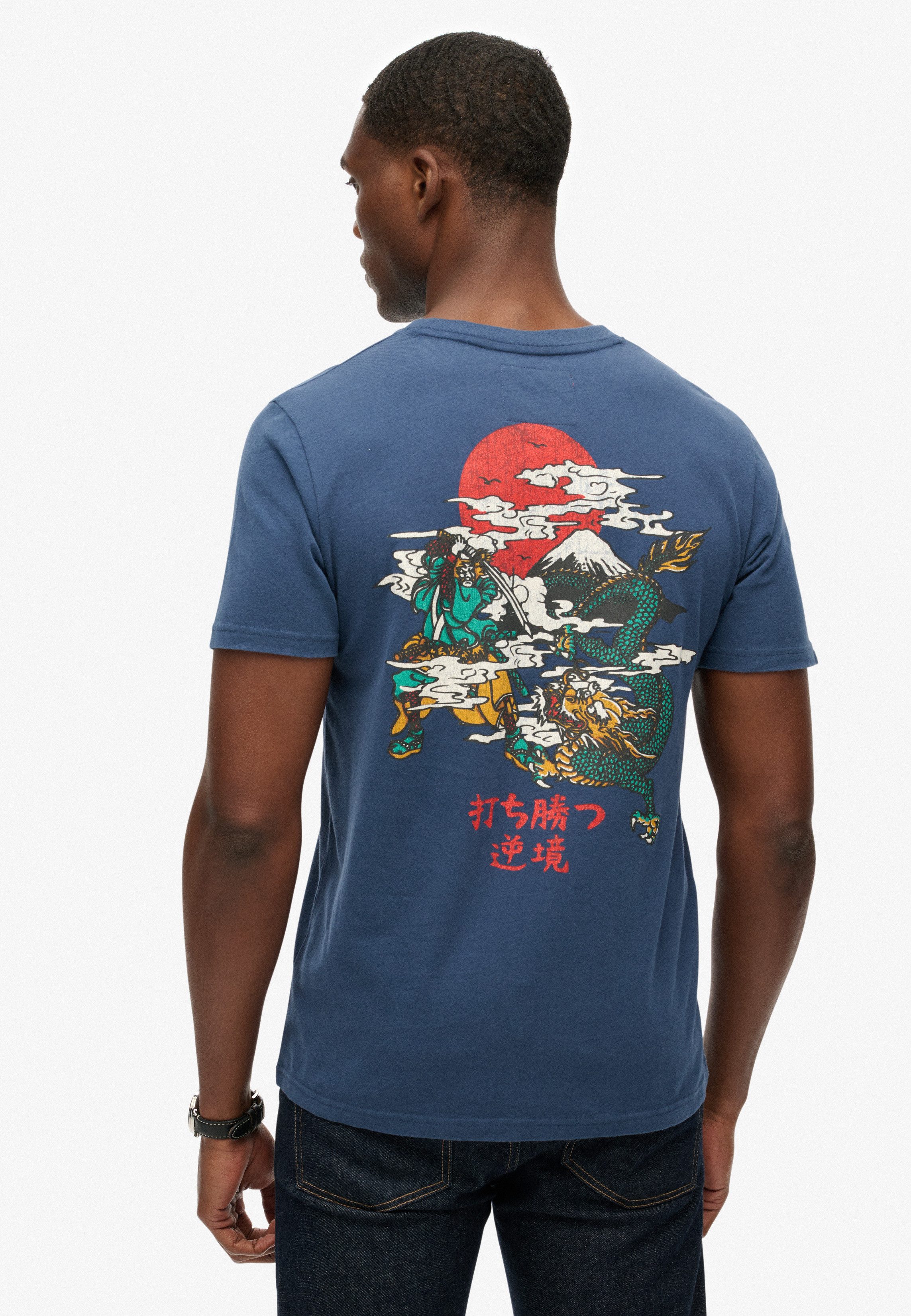 Superdry Shirt met ronde hals VL TOKYO RELAXED TEE met coole tattoo-print