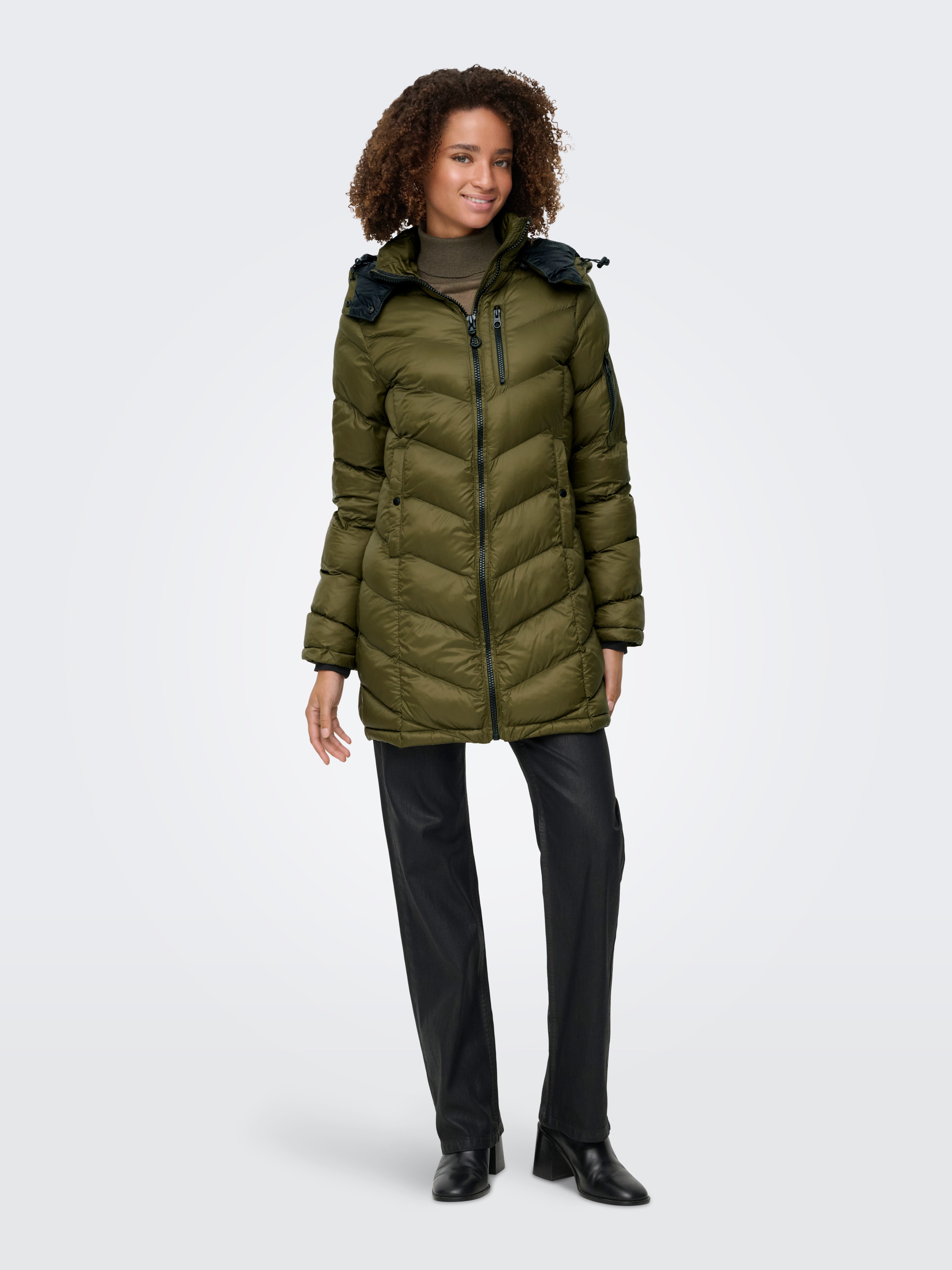 Only Gewatteerde jas ONLTAHIA LW QUILTED COAT CC OTW