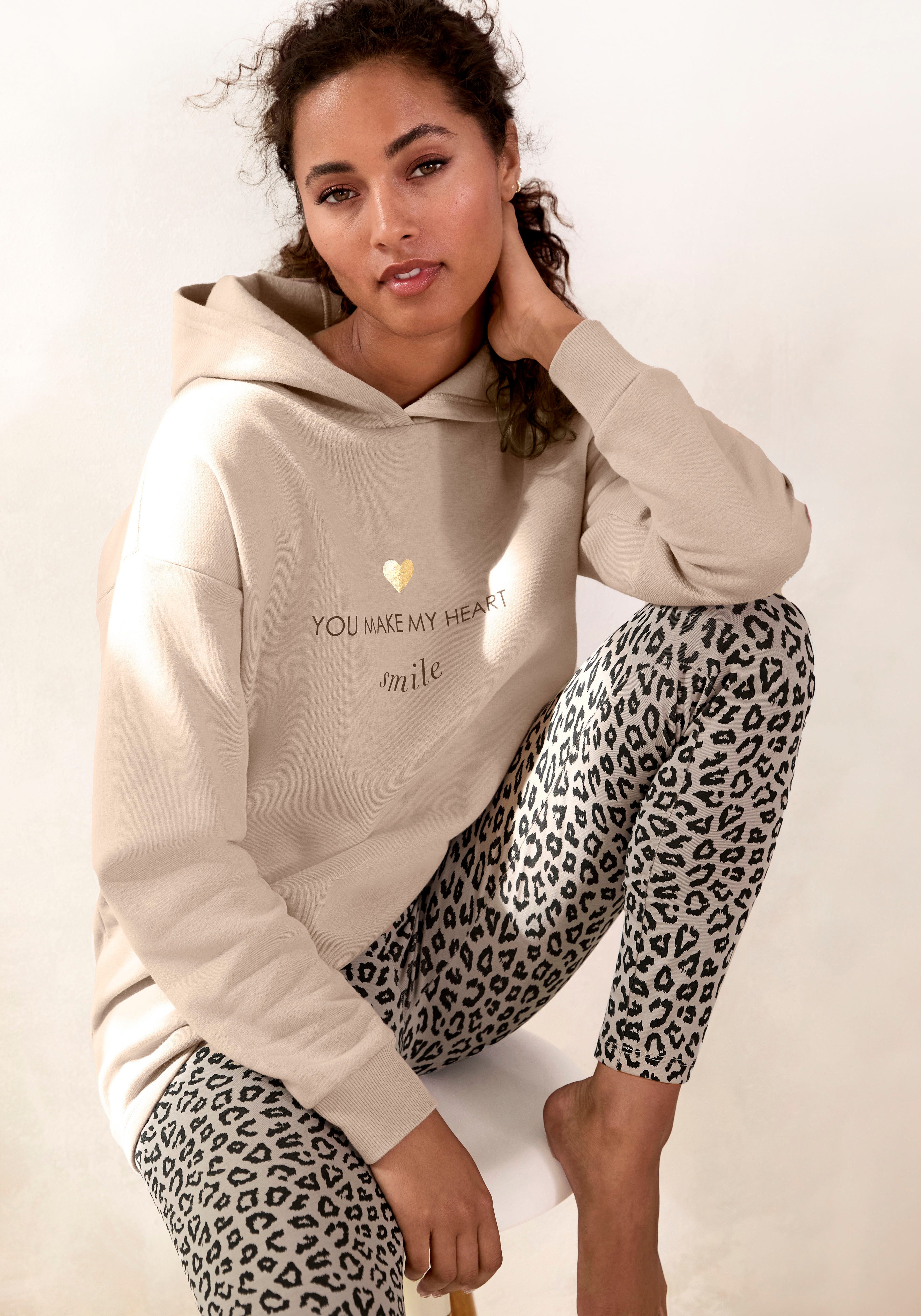Lascana Legging Sweatleggings met brede band in leeuwprint loungewear