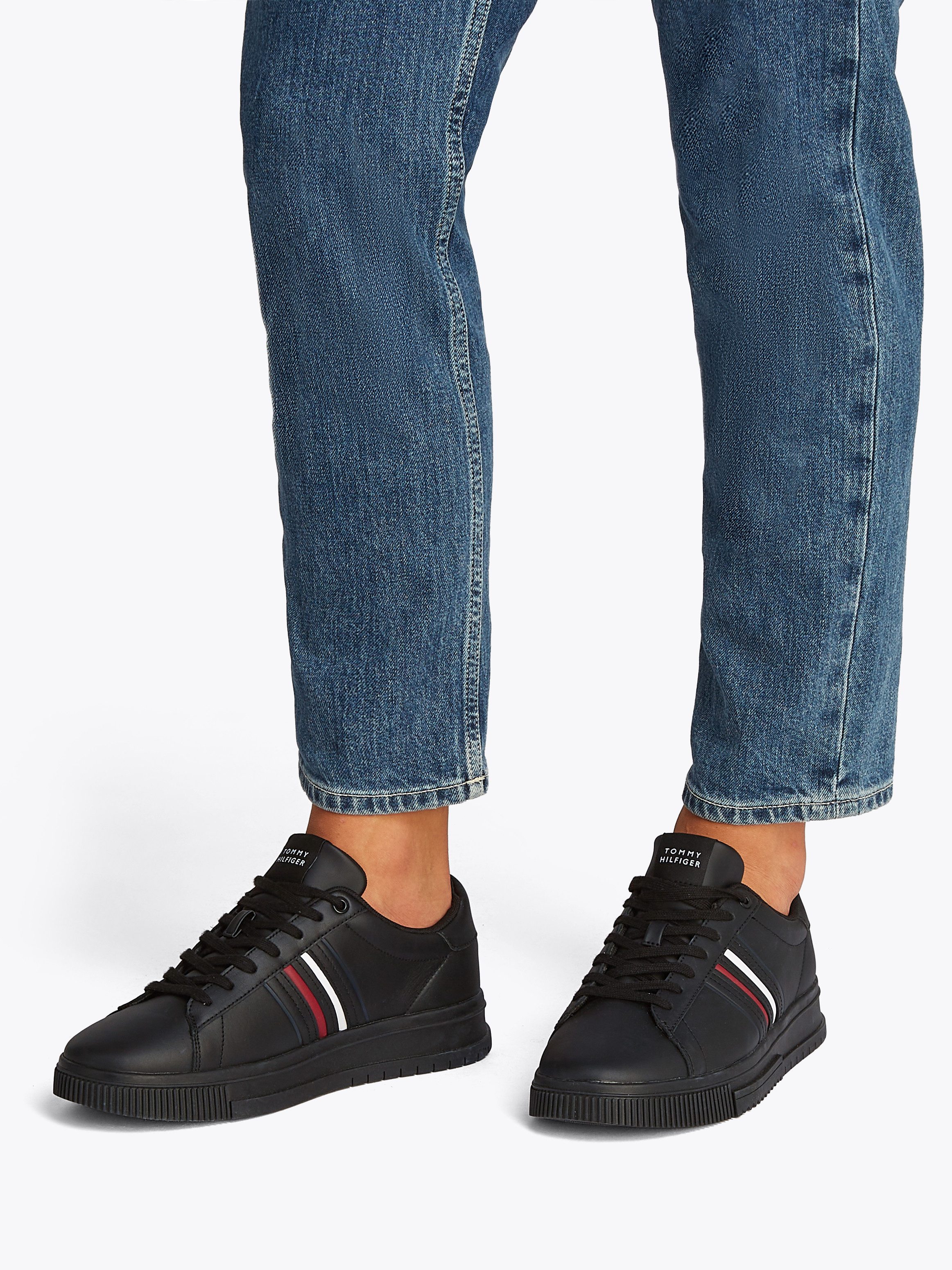 Tommy Hilfiger Plateausneakers MODERN CUPSOLE STRIPES LTH , vrijetijdsschoen, lage schoen, veterschoen met zijstrepen