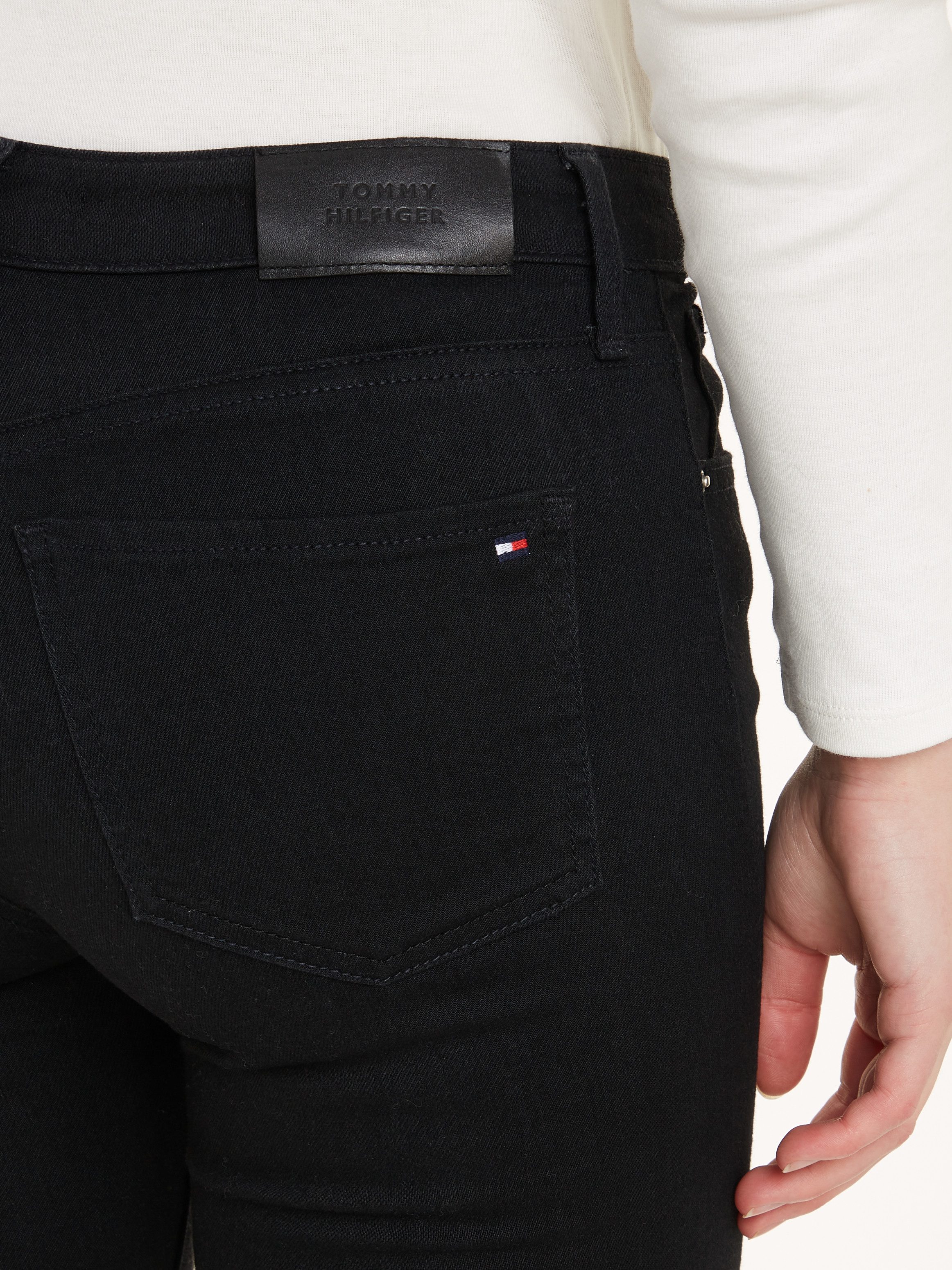 Tommy Hilfiger Skinny fit jeans COMO SKINNY RW BLACK met logo-badge