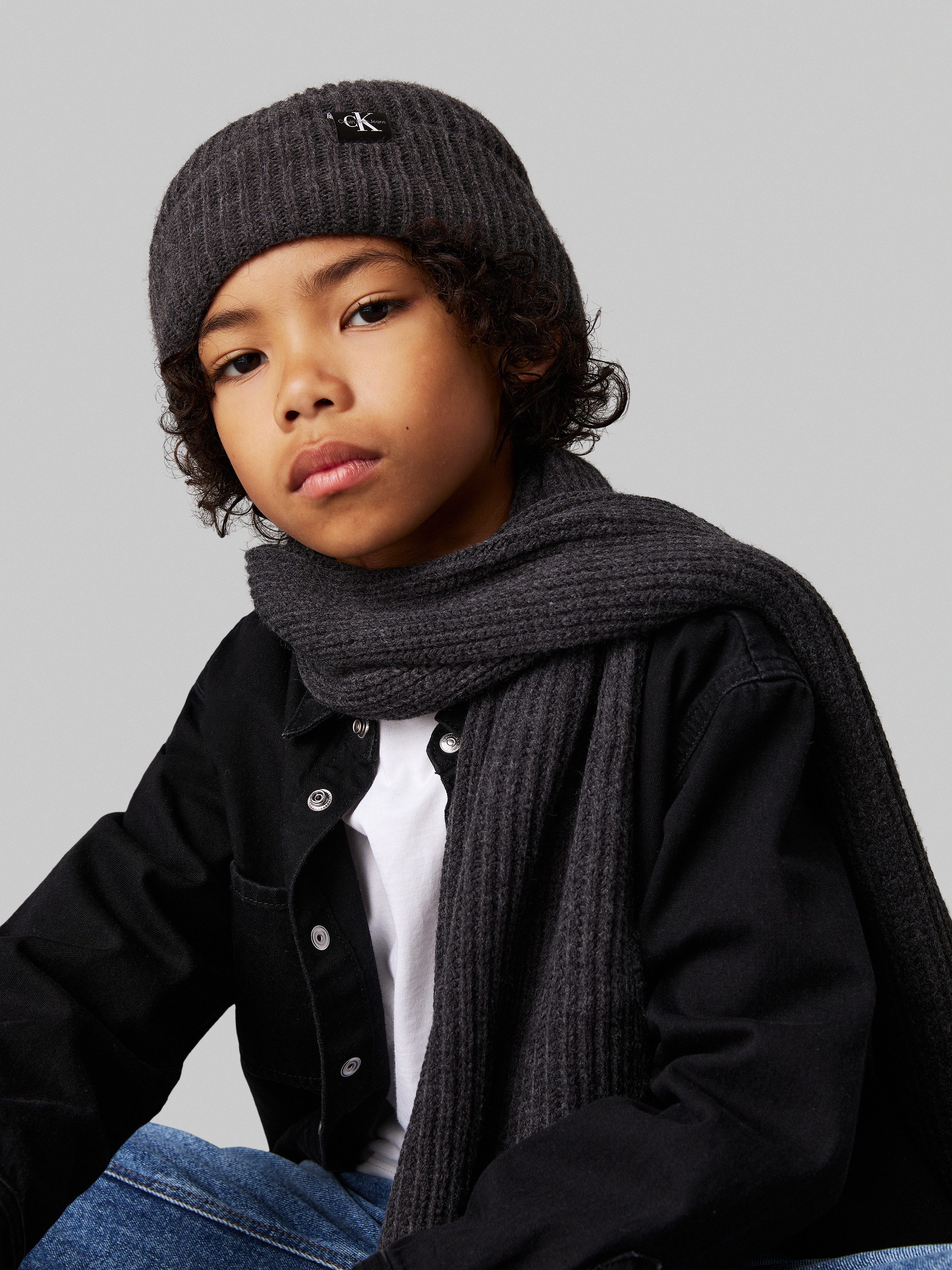 Calvin Klein Gebreide muts Monogram Rib Scarf Beanie Set