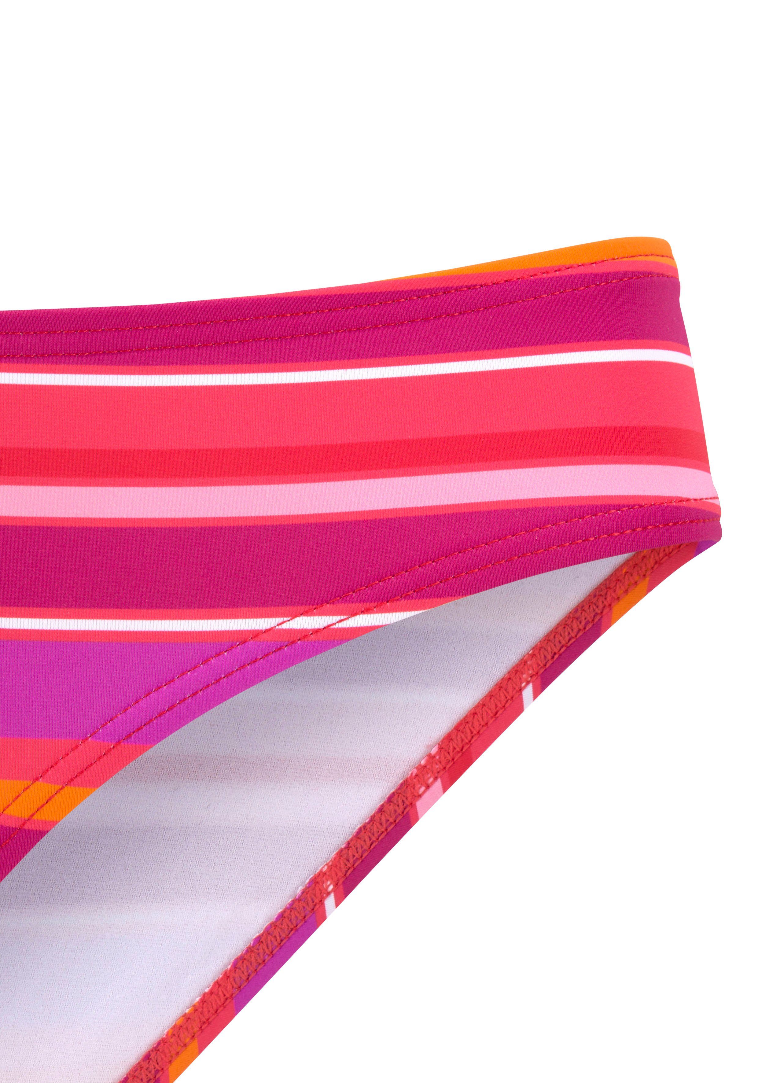 s.Oliver RED LABEL Beachwear Bikinibroekje Fun in klassieke snit en trendy streepdesign