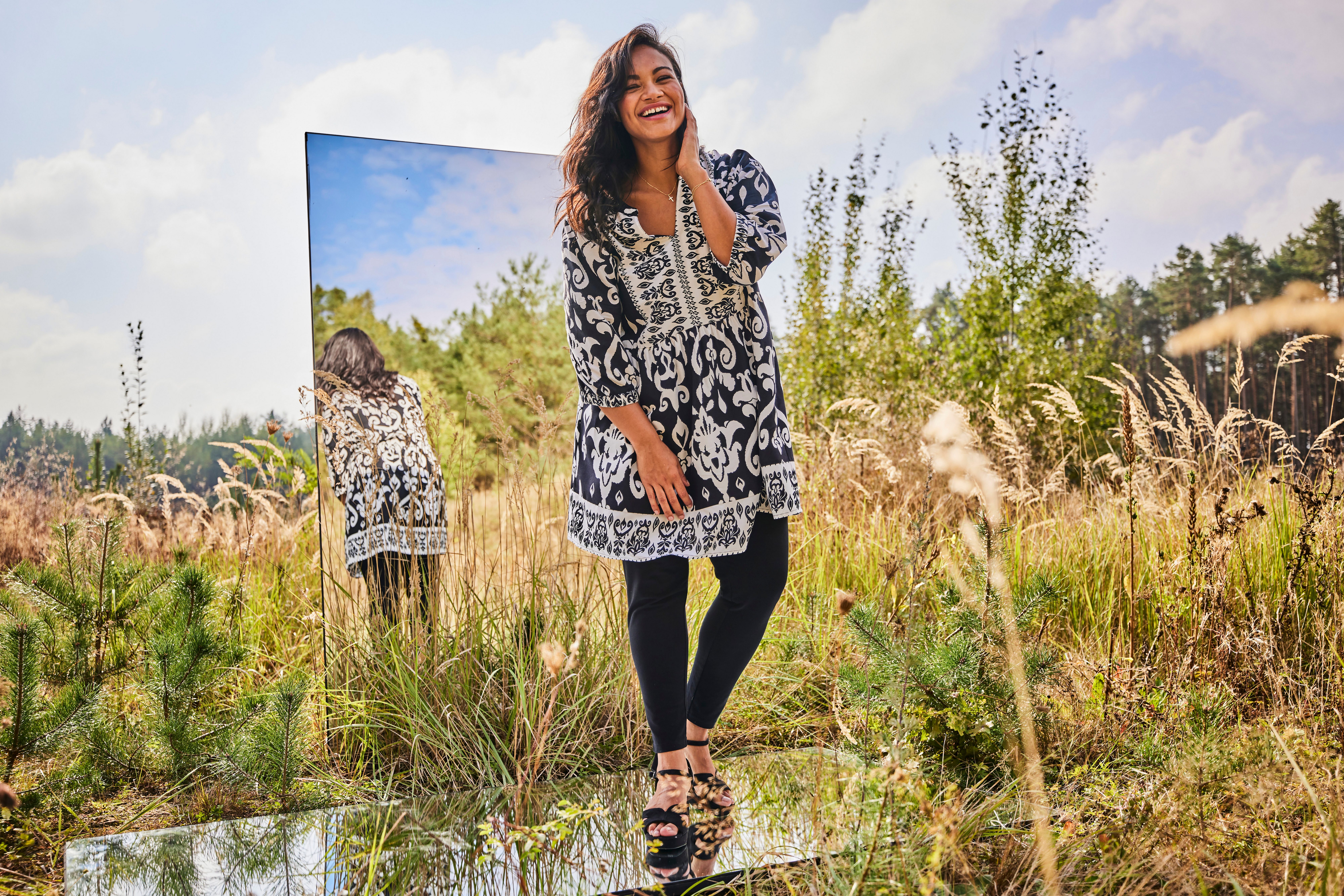 Aniston PLUS Tuniek met contrasterende ornamenten bedrukt - nieuwe collectie