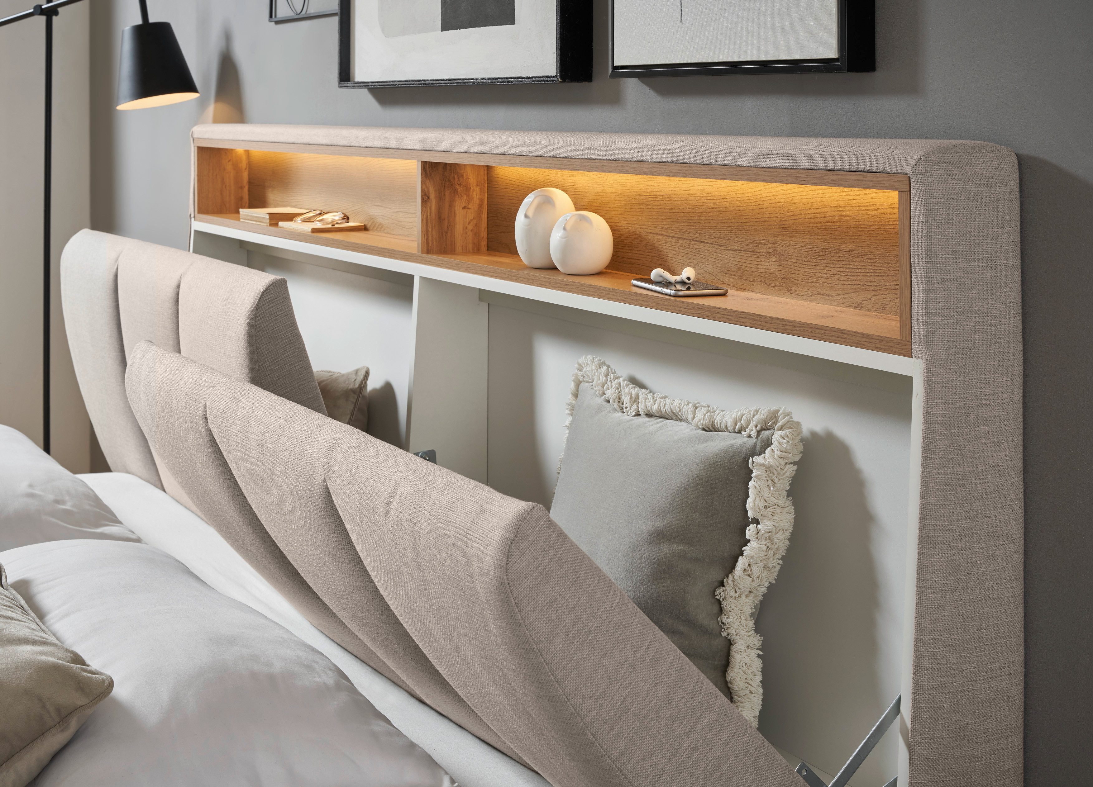 INOSIGN Gestoffeerd bed CiTY/GiRON,, gepolsterd opbergbed, met LED-verlichting Bedkisten met hondenbed of als opbergruimte, opklapbare hoofdeinden