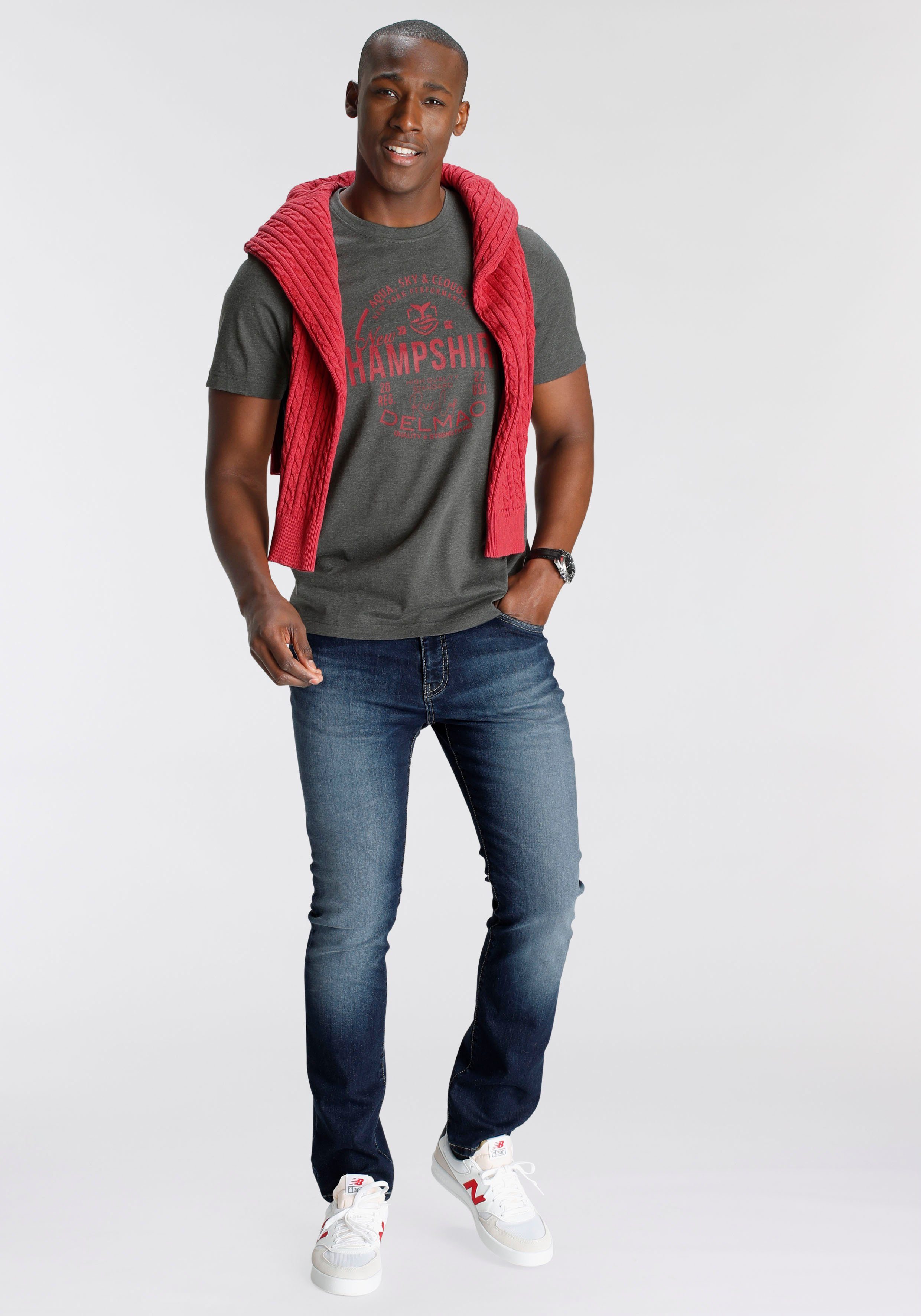 DELMAO T-shirt Korte mouw, losse pasvorm, met vrolijke print, van katoen