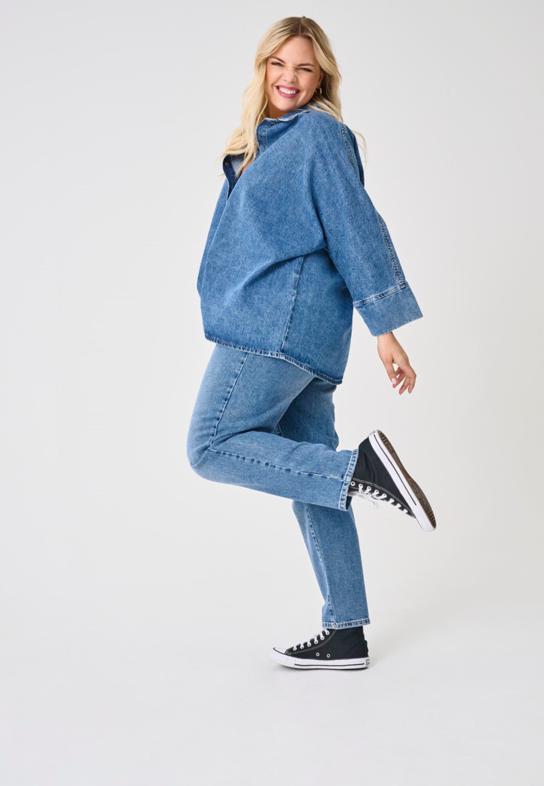 ONLY CARMAKOMA High-waist jeans CAREMILY STRETCH HW ST AK DNM CRO005