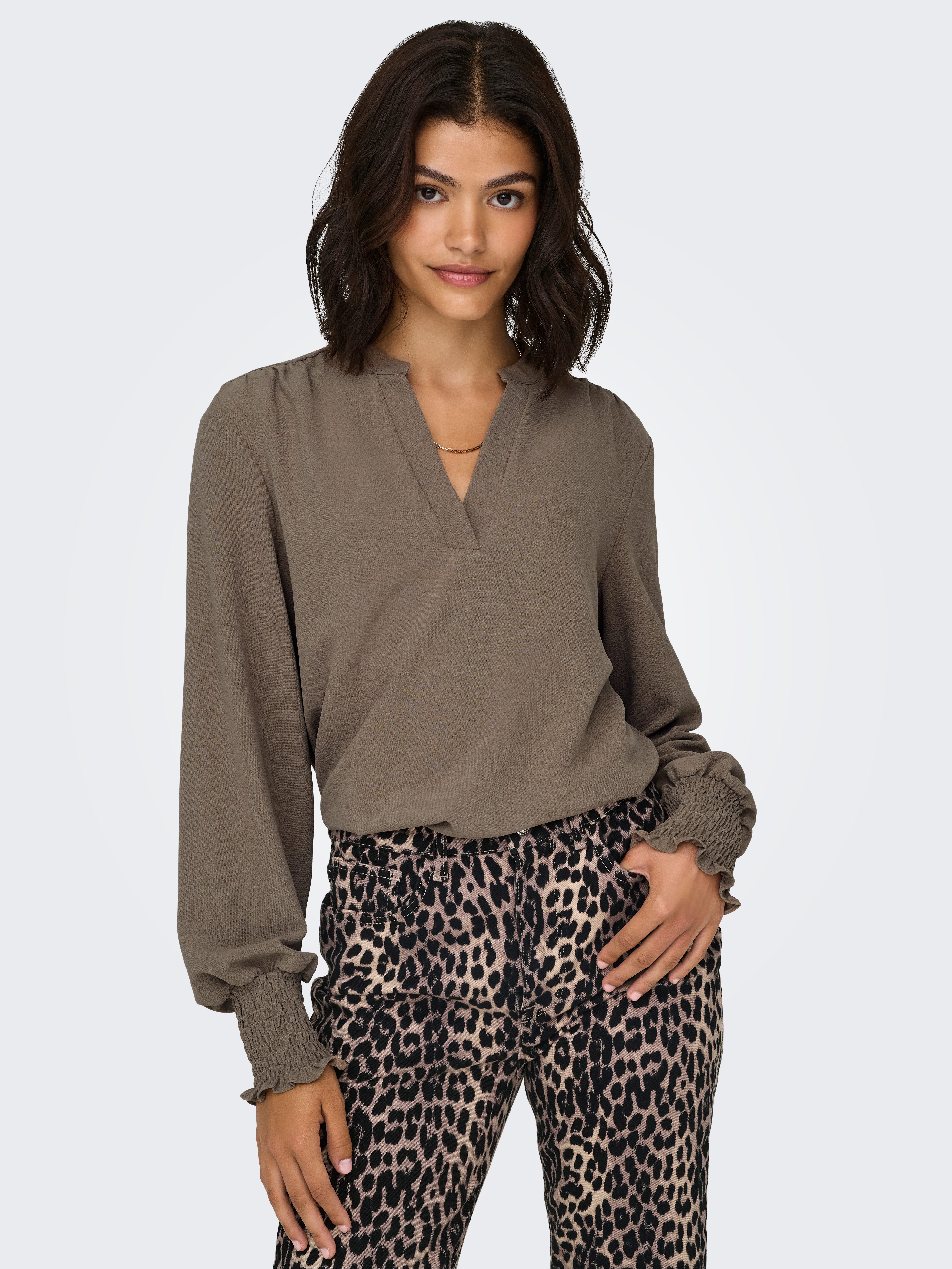 Only Shirt ONLMETTE V-NECK LS SMOCK TOP NOOS WVN