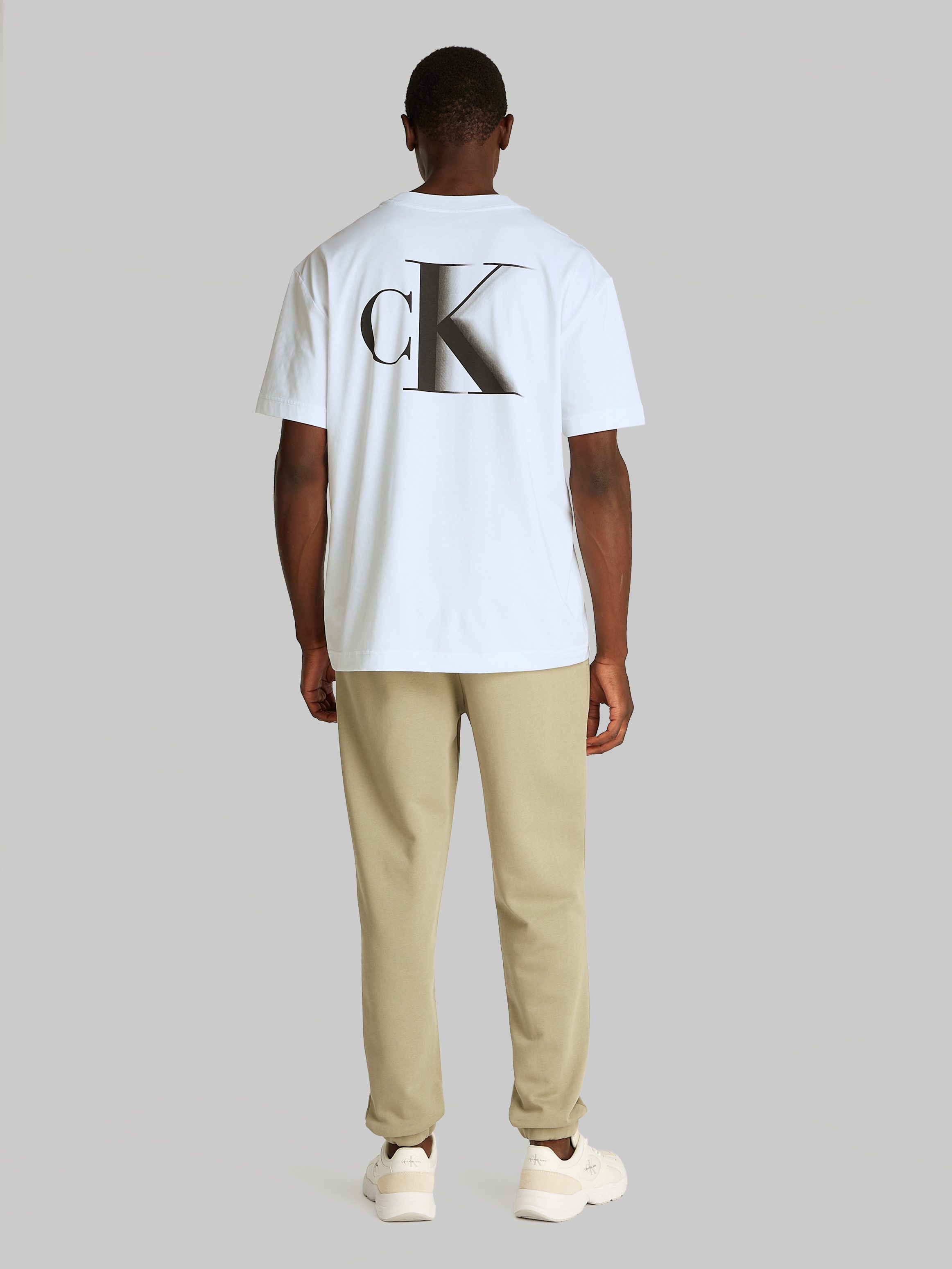 Calvin Klein T-shirt BOLD CK TEE met groot logo op de rug