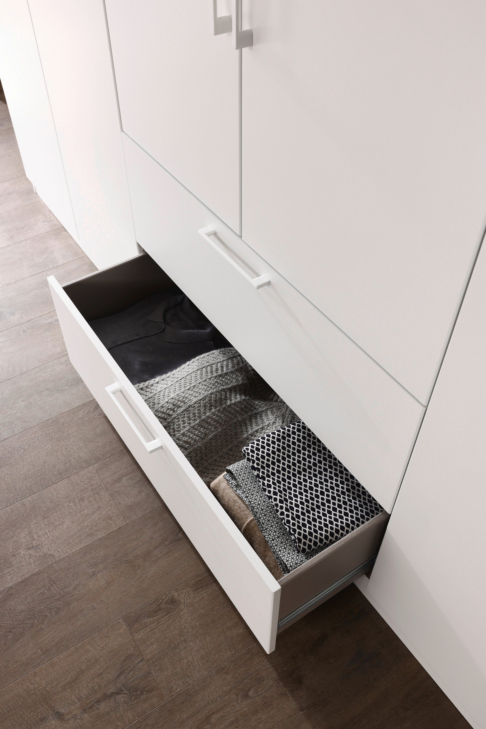 Slaapkamerserie Compleet slaapkamer Challenger (Set van 4 delen) Kast 2 breedtes, bed 3 breedtes, 2 nachttafels MADE IN GERMANY