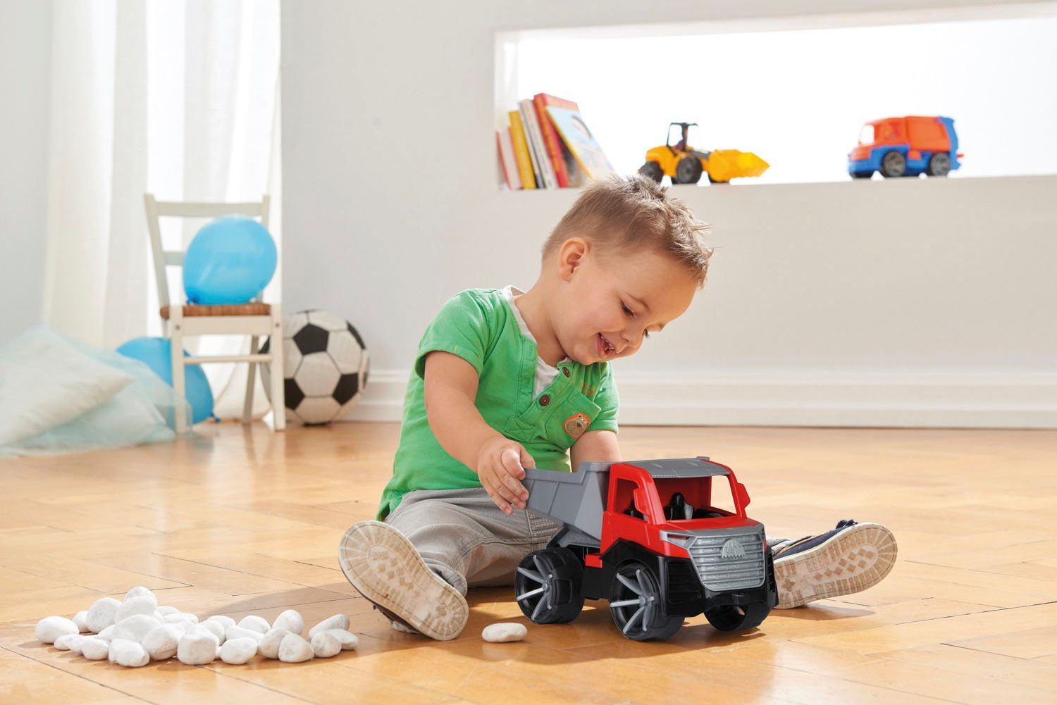 Lena® Speelgoed-kiepwagen TRUXX², rood inclusief speelfiguur, made in europe