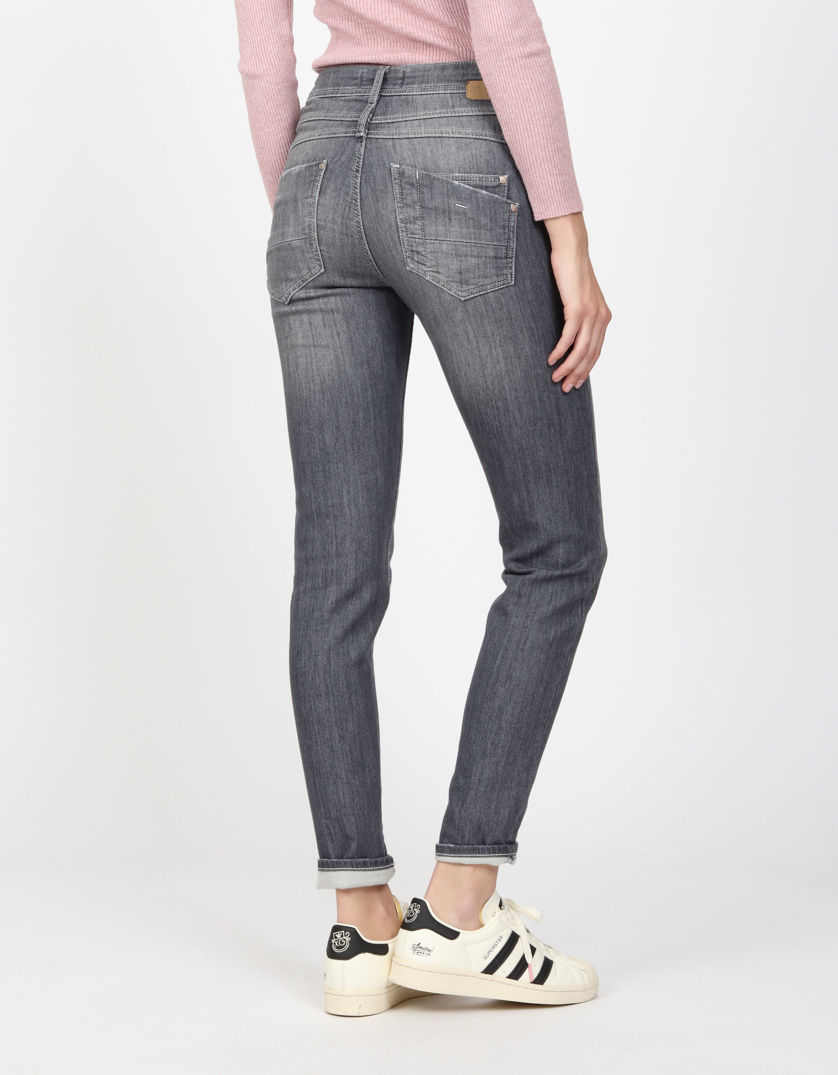 GANG Relax fit jeans 94AMELIE met used-effecten