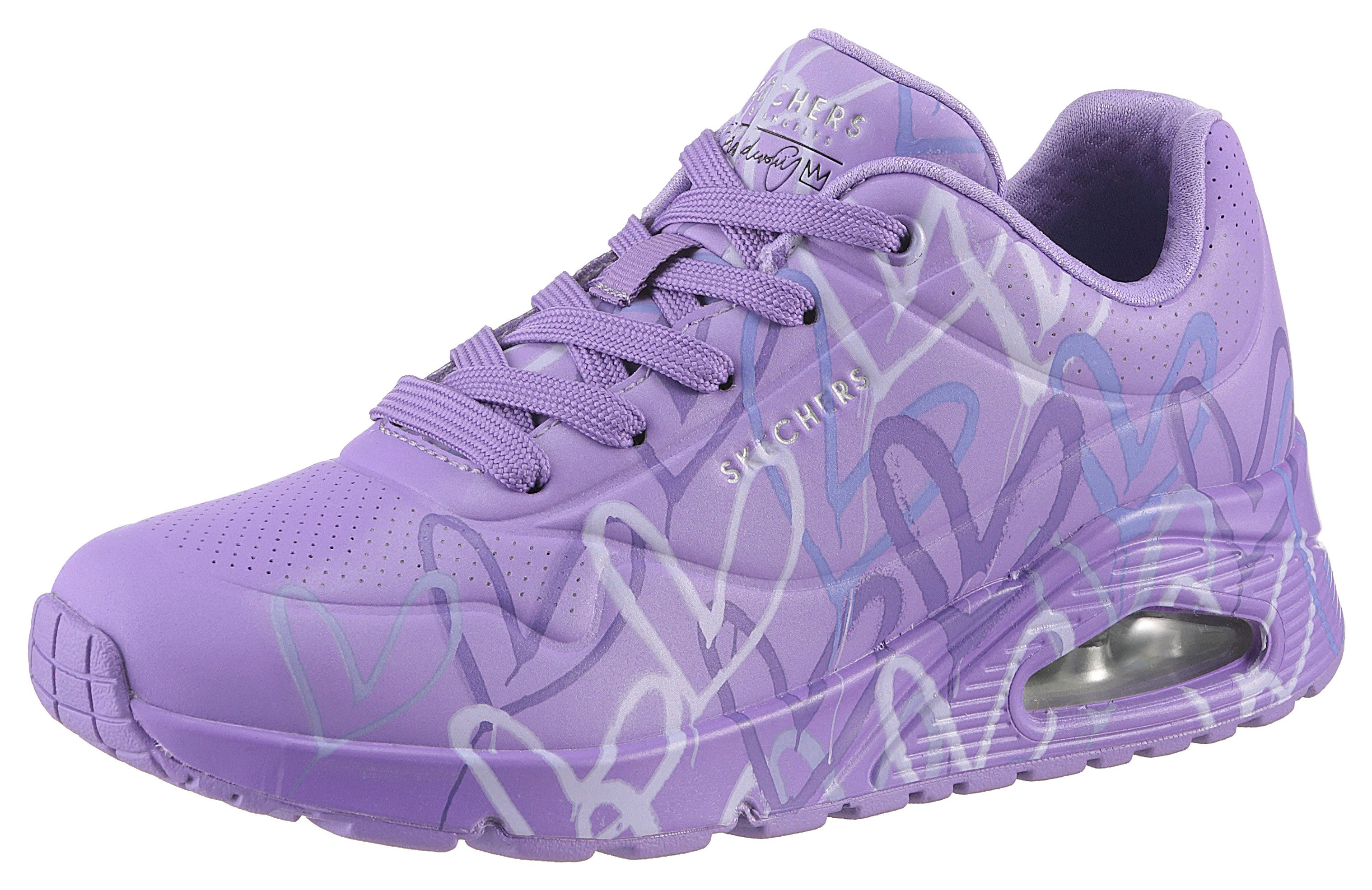Skechers Sneakers met sleehak UNO-SPREAD THE LOVE Vrijetijdsschoen, lage schoen, veterschoen met coole graffiti-print