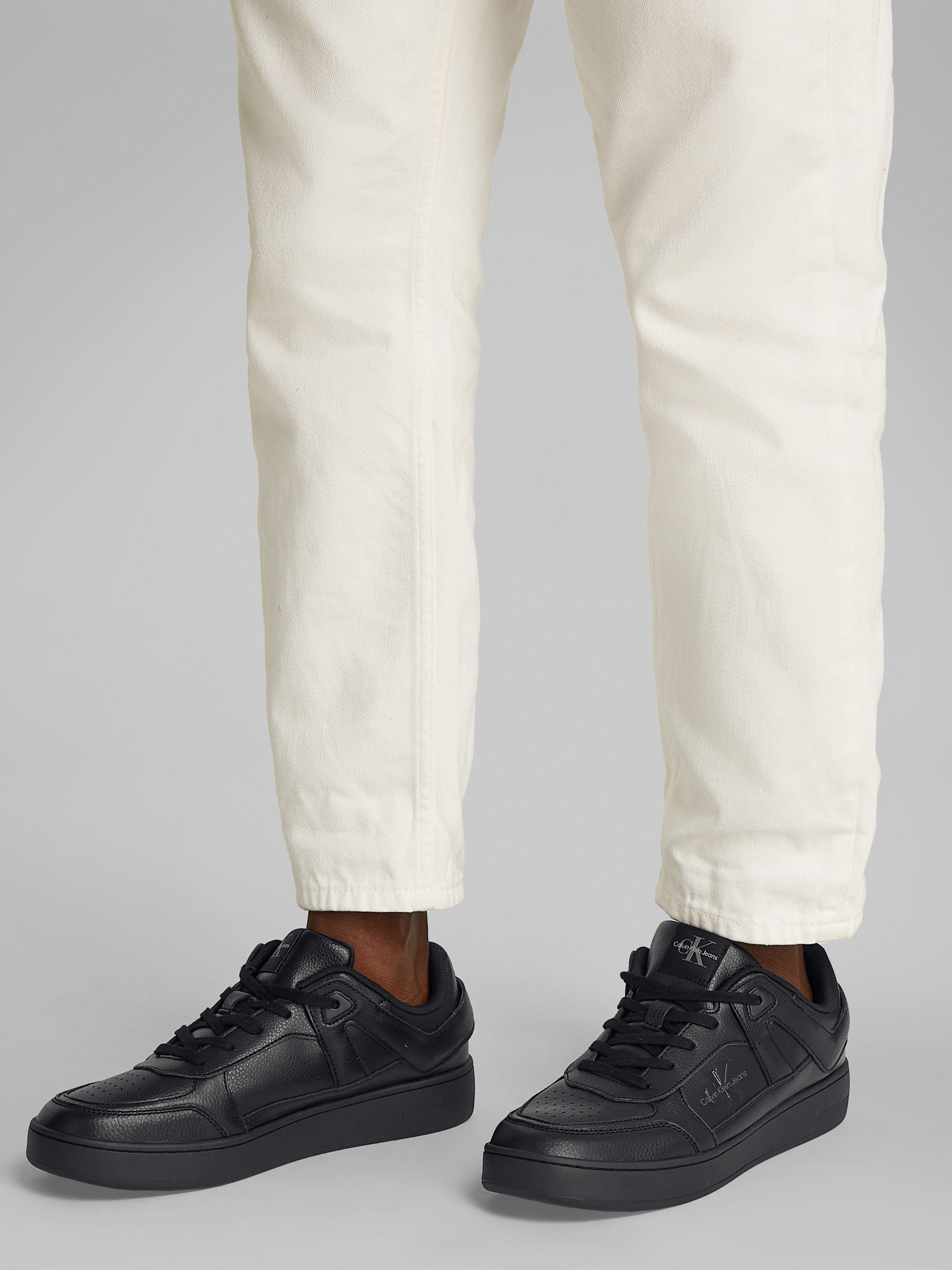 Calvin Klein Sneakers BASKET CUP LOW LACEUP TUMBLED veterschoenen, vrijetijdsschoen, basket lage schoen met zijlogo