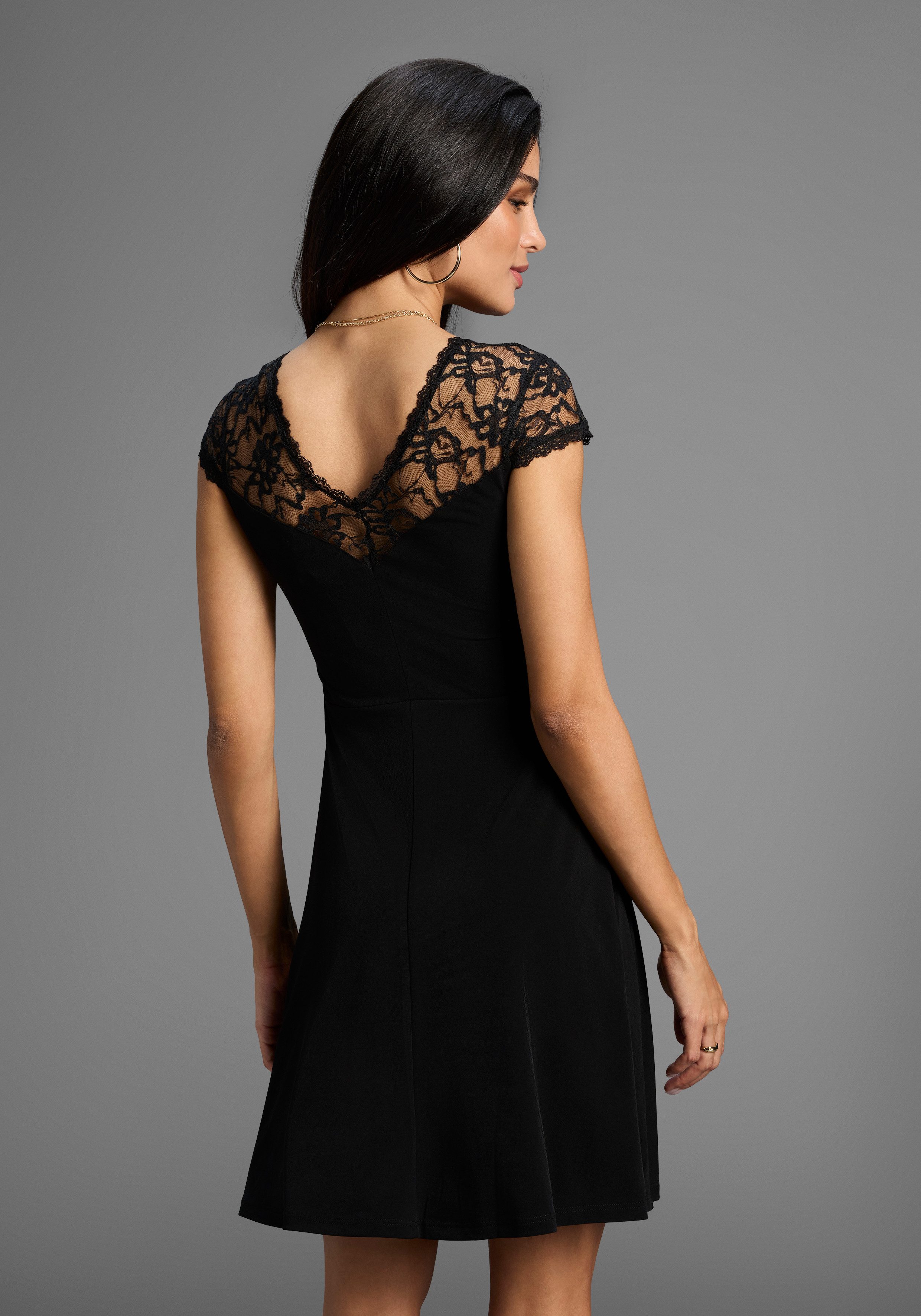 Melrose Zomerjurk voor feestelijke gelegenheden, korte jurk, romantische stijl, kant