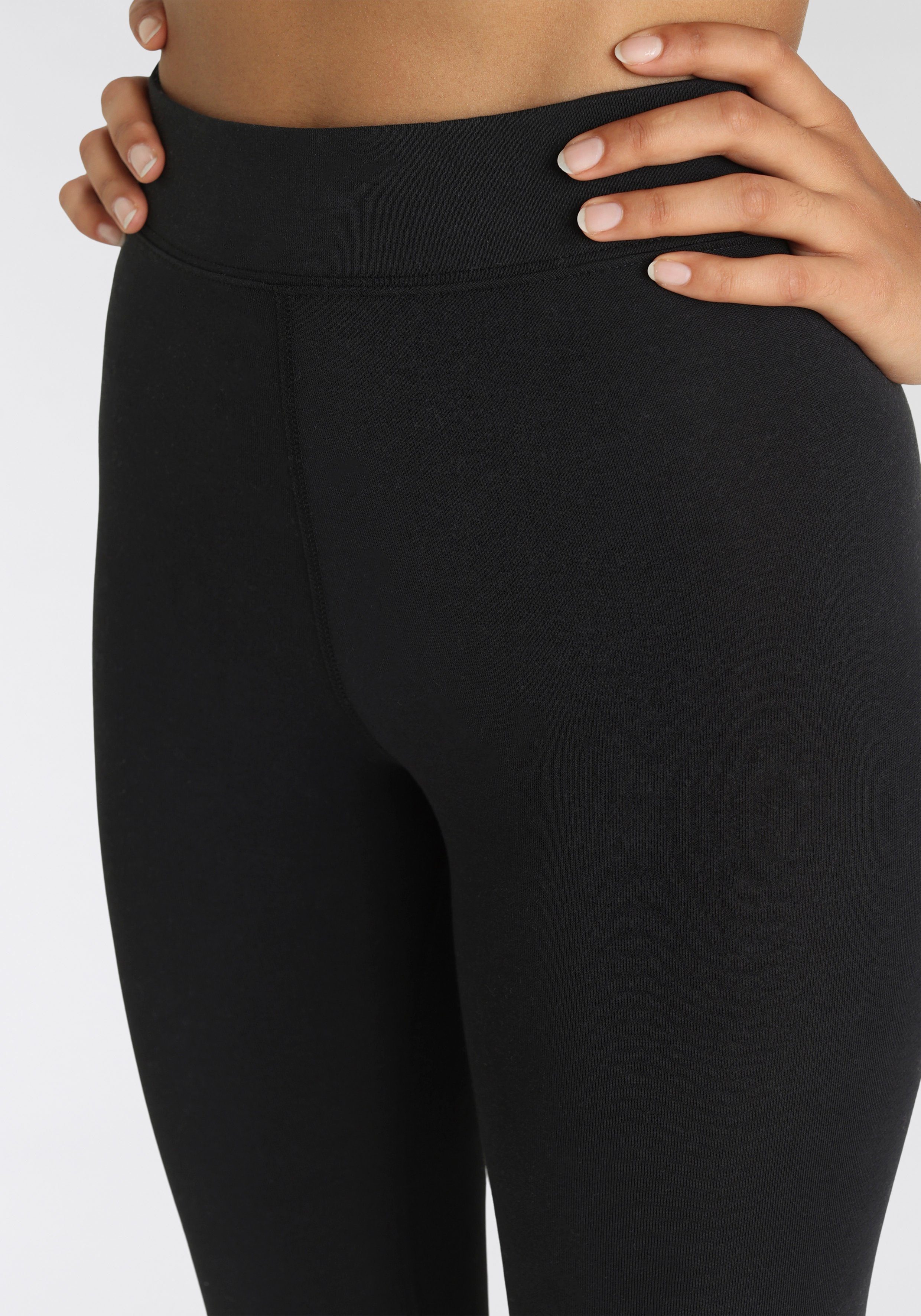 Nike Sportswear Legging Essential Women's High-Waisted Graphic Leggings Zweetafvoerende high waist sportleggings met logo