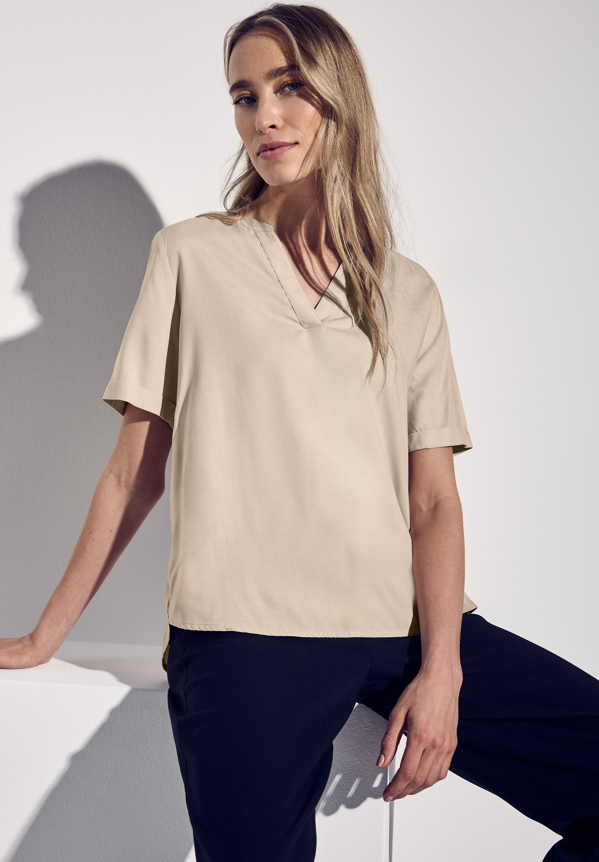STREET ONE Blouse met korte mouwen met ingesneden ronde hals